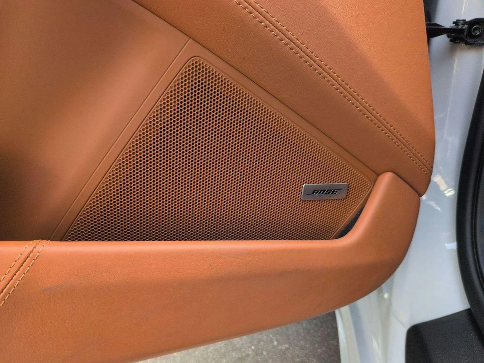 mph014_3907776268_77n_R1_CORP_72c_N7_Jtrcnn_U0w_YH_c_4062195864