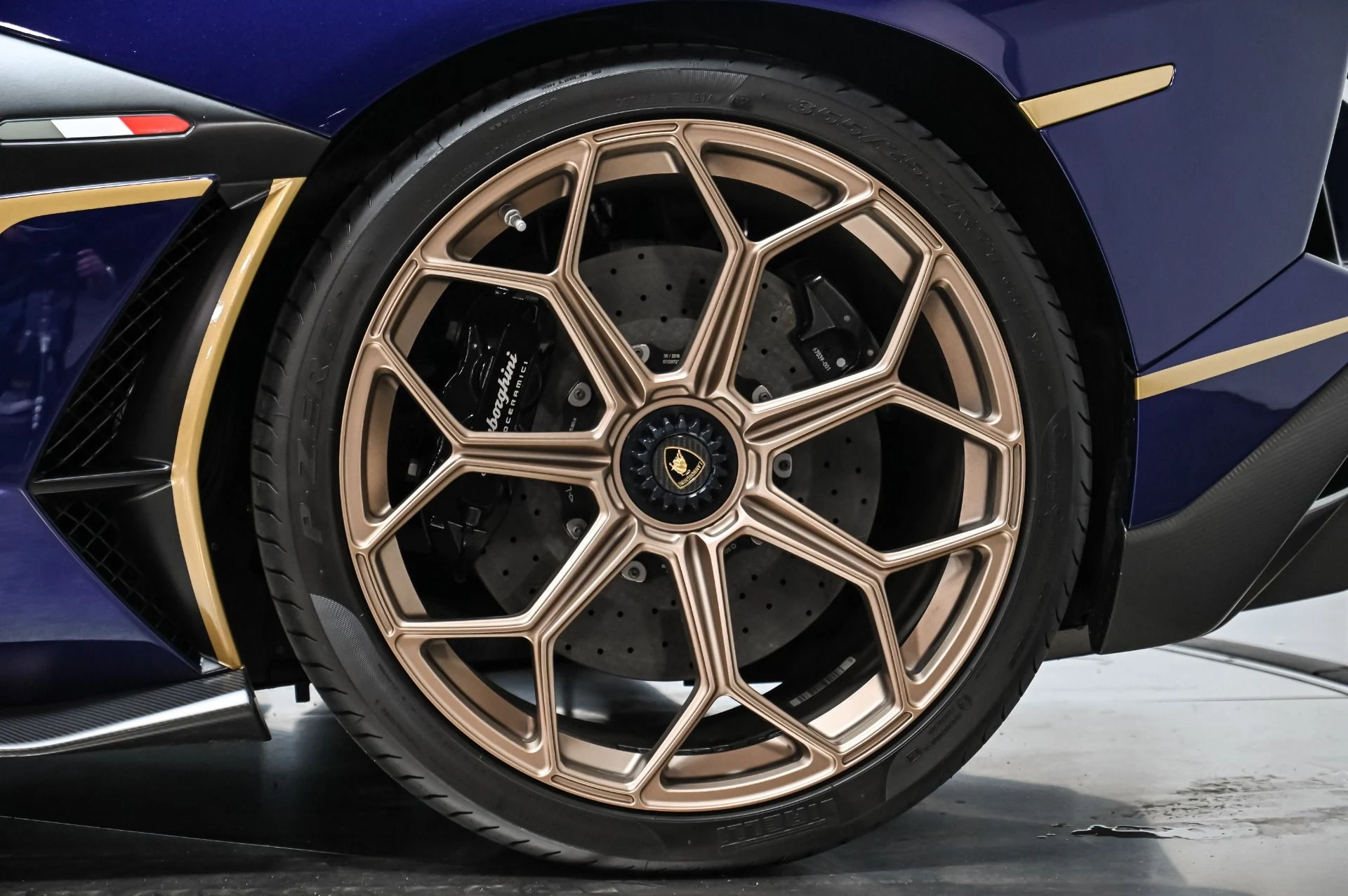 mph014_3909985922_Used_2019_Lamborghini_Aventador_SVJ_1760550459_151678d739
