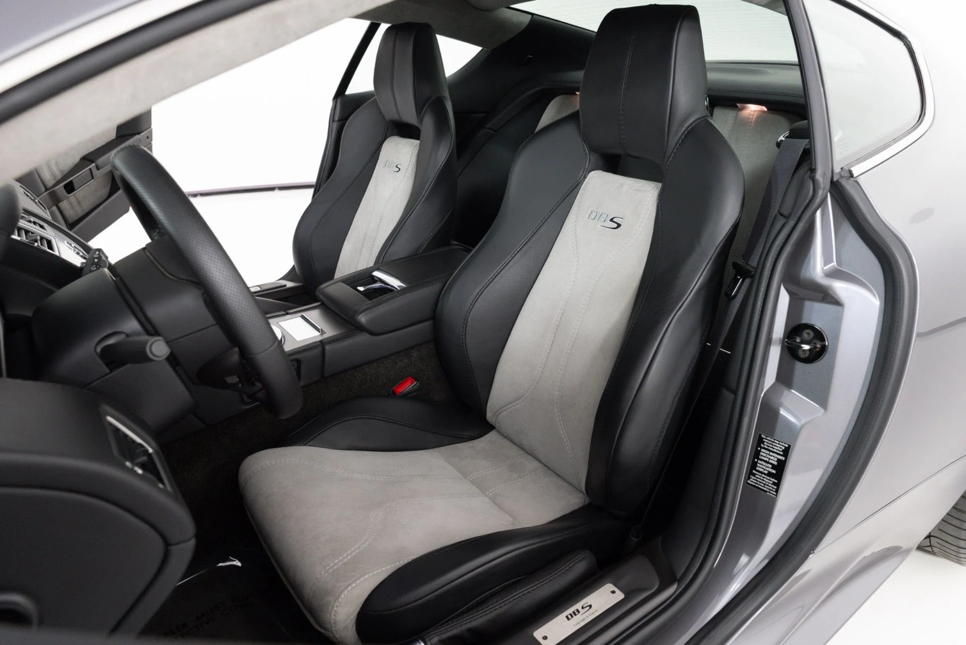 mph014_3911127129_Used_2009_Aston_Martin_DBS_V12_Manual_1782515507_00f4aa0fb5