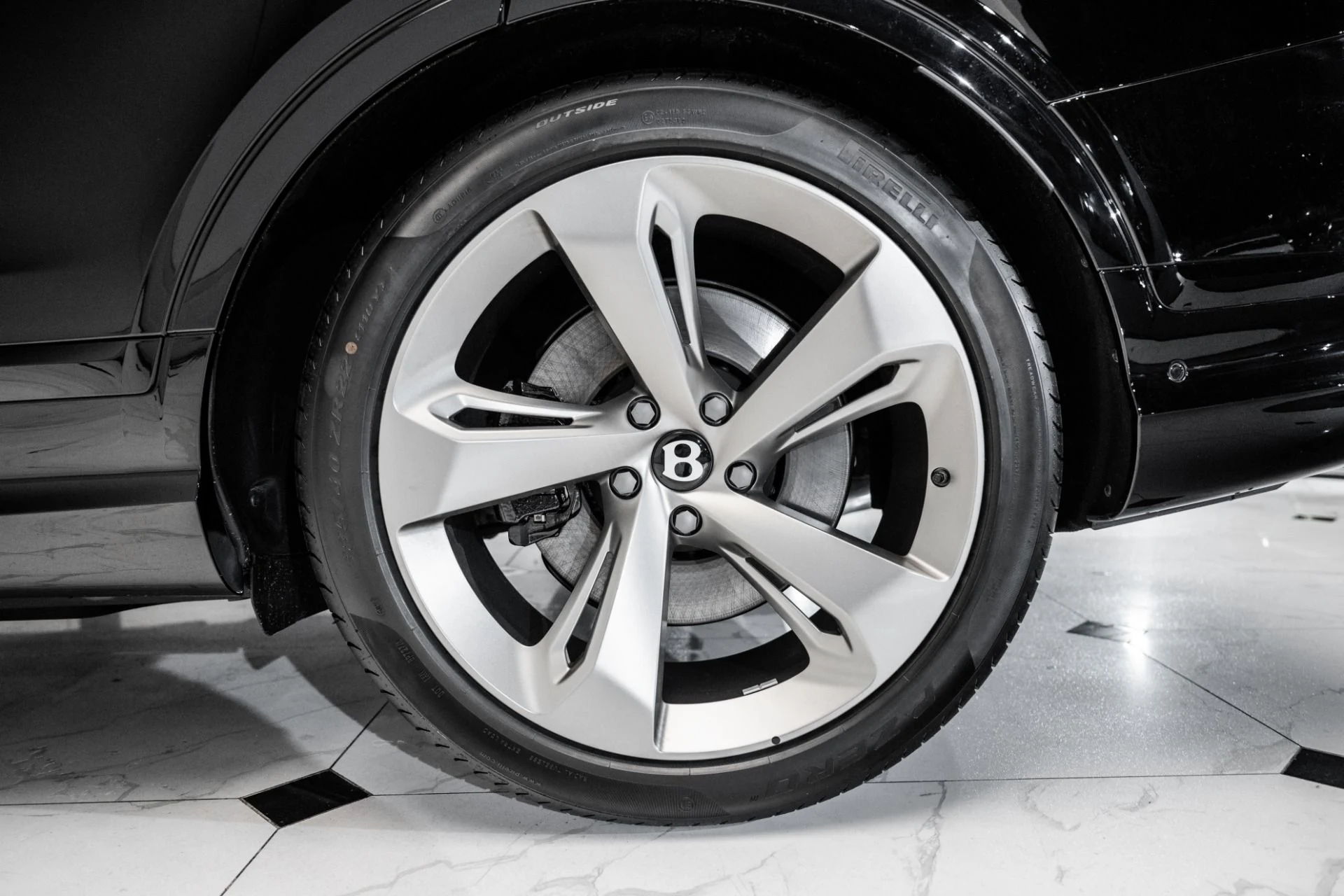 mph014_3917028478_New_2025_Bentley_BENTAYGA_EWB_AZURE_V8_Azure_V8_1749659689_eff23ff7aa