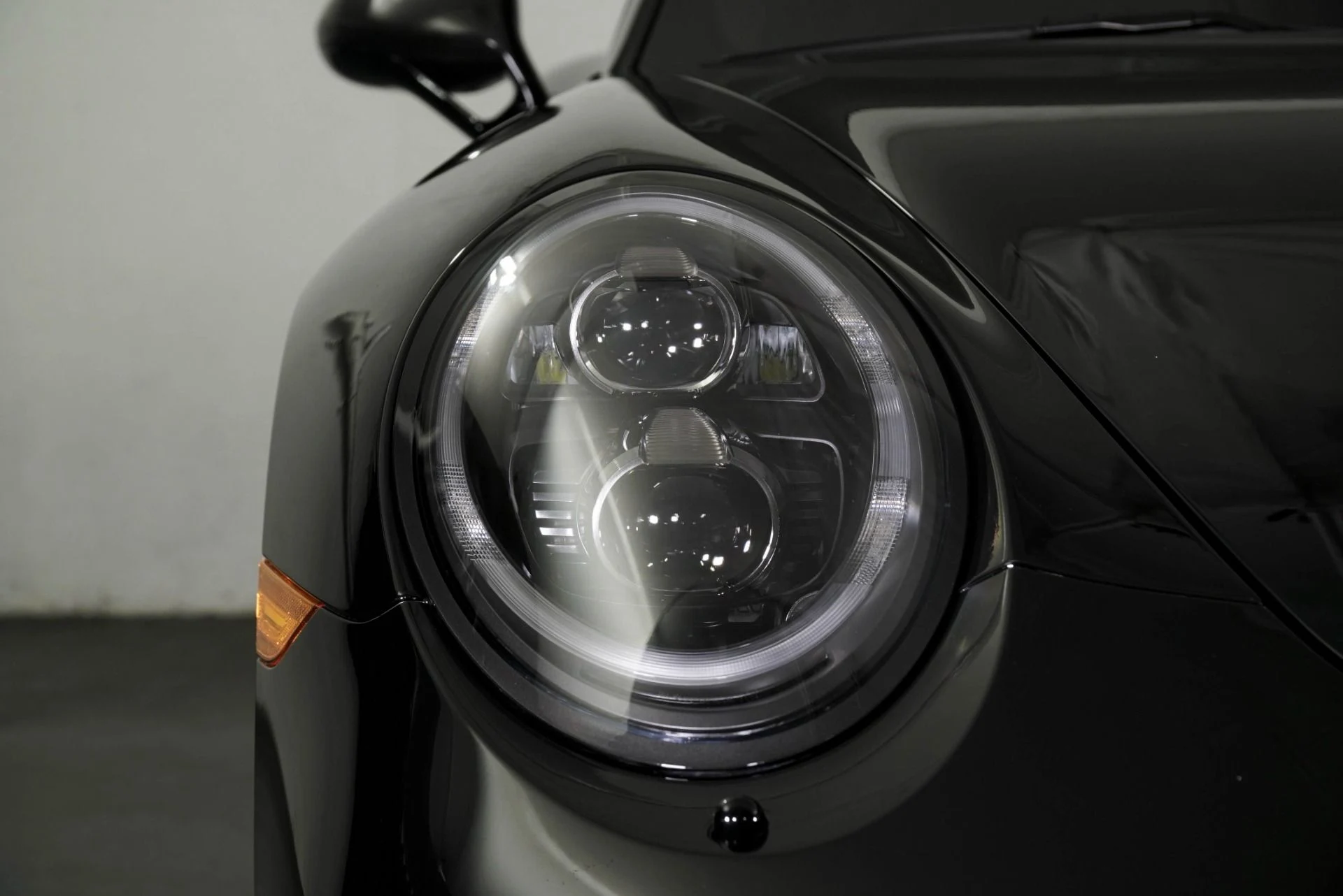 mph014_391781337_Used_2018_Porsche_911_Turbo_S_1775836607_4987f20584