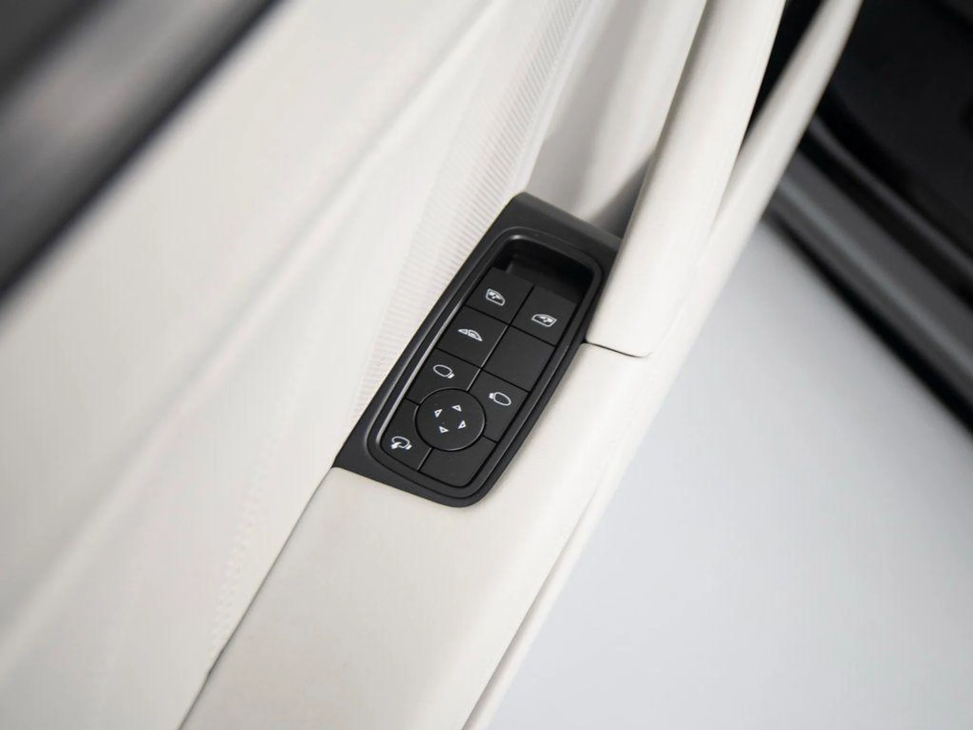 mph014_392455484_Tmbi_T_Hvdq6_Uts_Ev_Eg7_Yv_MA_Pwo_KM_0693c3a927