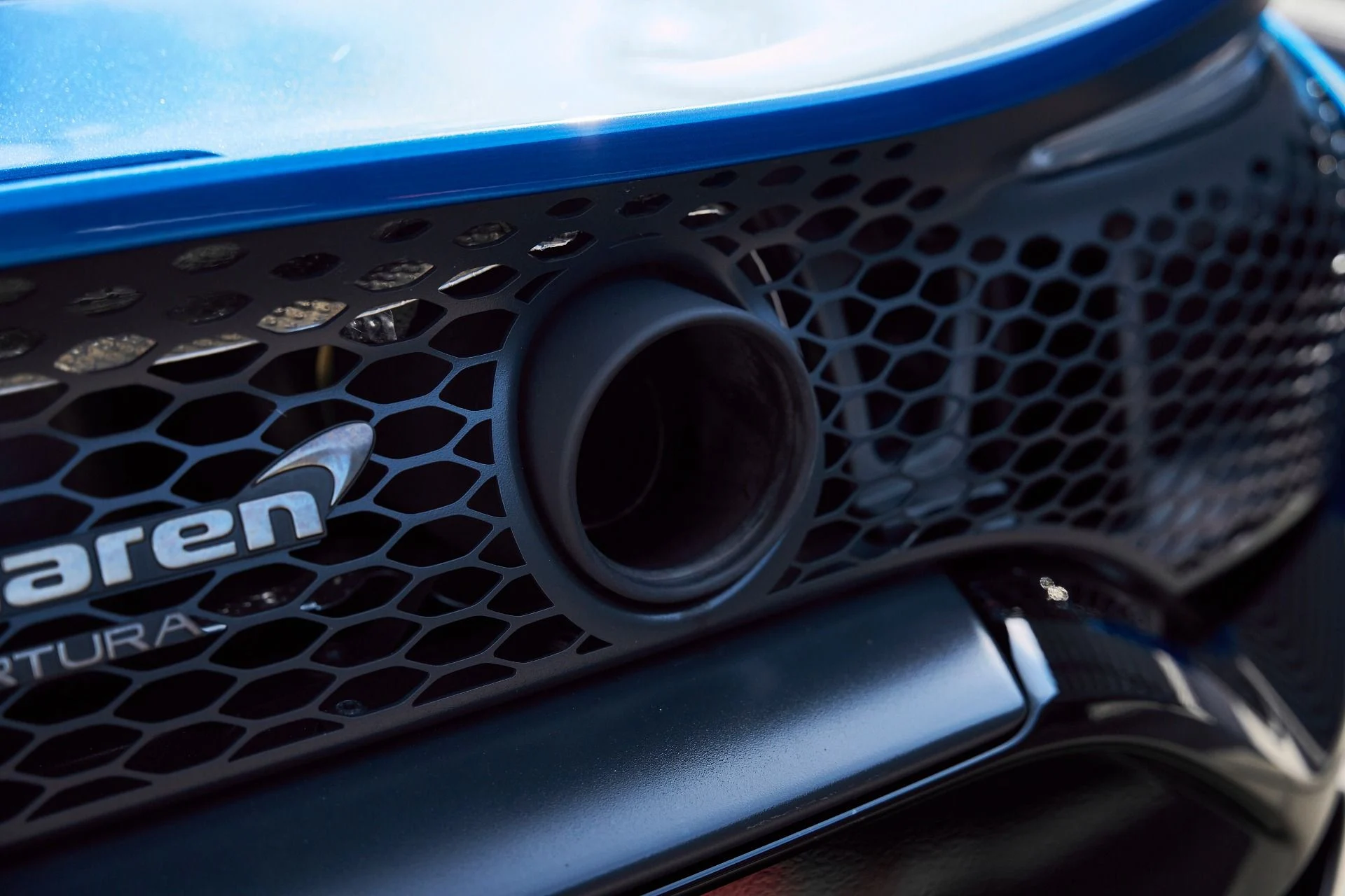 mph014_3930037352_Used_2025_Mc_Laren_Artura_1769567581_db888e7b48