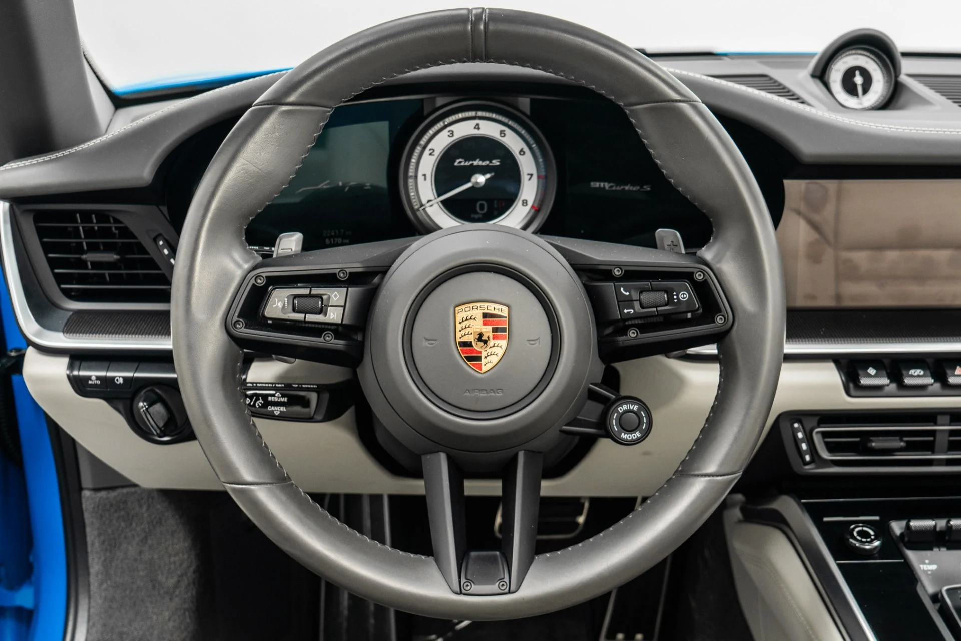 mph014_3931613410_Used_2022_Porsche_911_Turbo_S_Cabriolet_1761066014_ba1d3e8f20