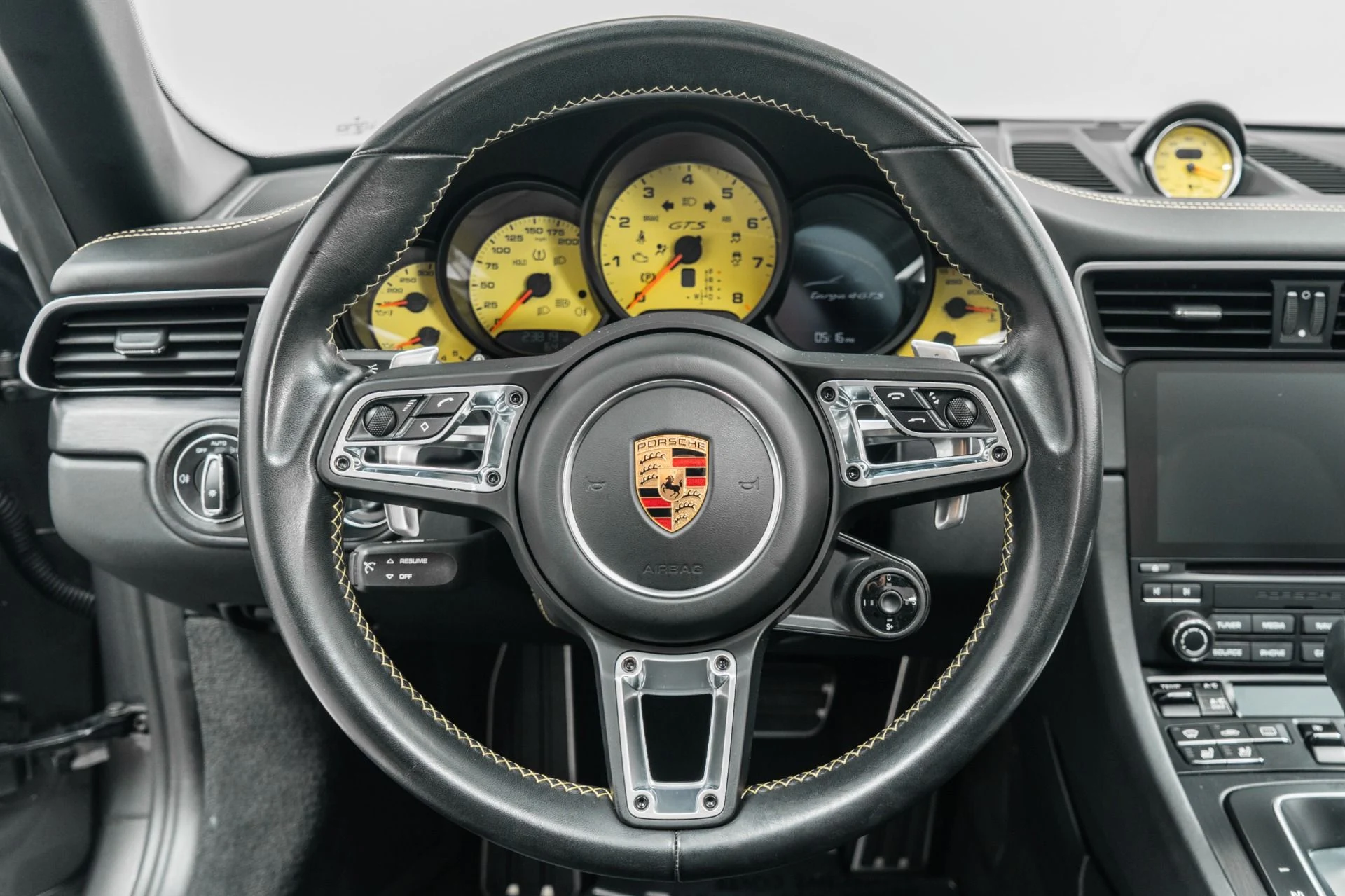 mph014_3936606986_Used_2018_Porsche_911_Targa_4_GTS_1781794965_004ea464e2