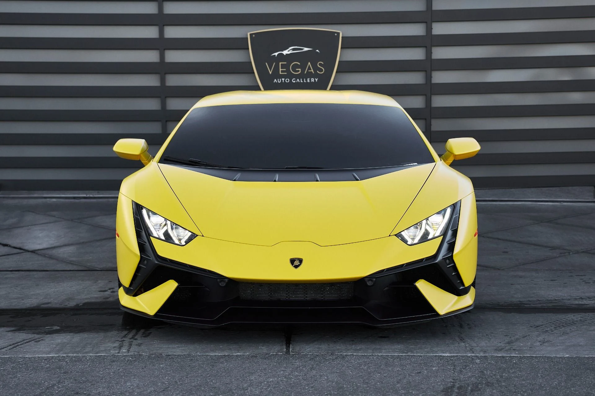 mph014_3938682264_Used_2023_Lamborghini_Huracan_Tecnica_Base_1765333476_8eb9c6434b