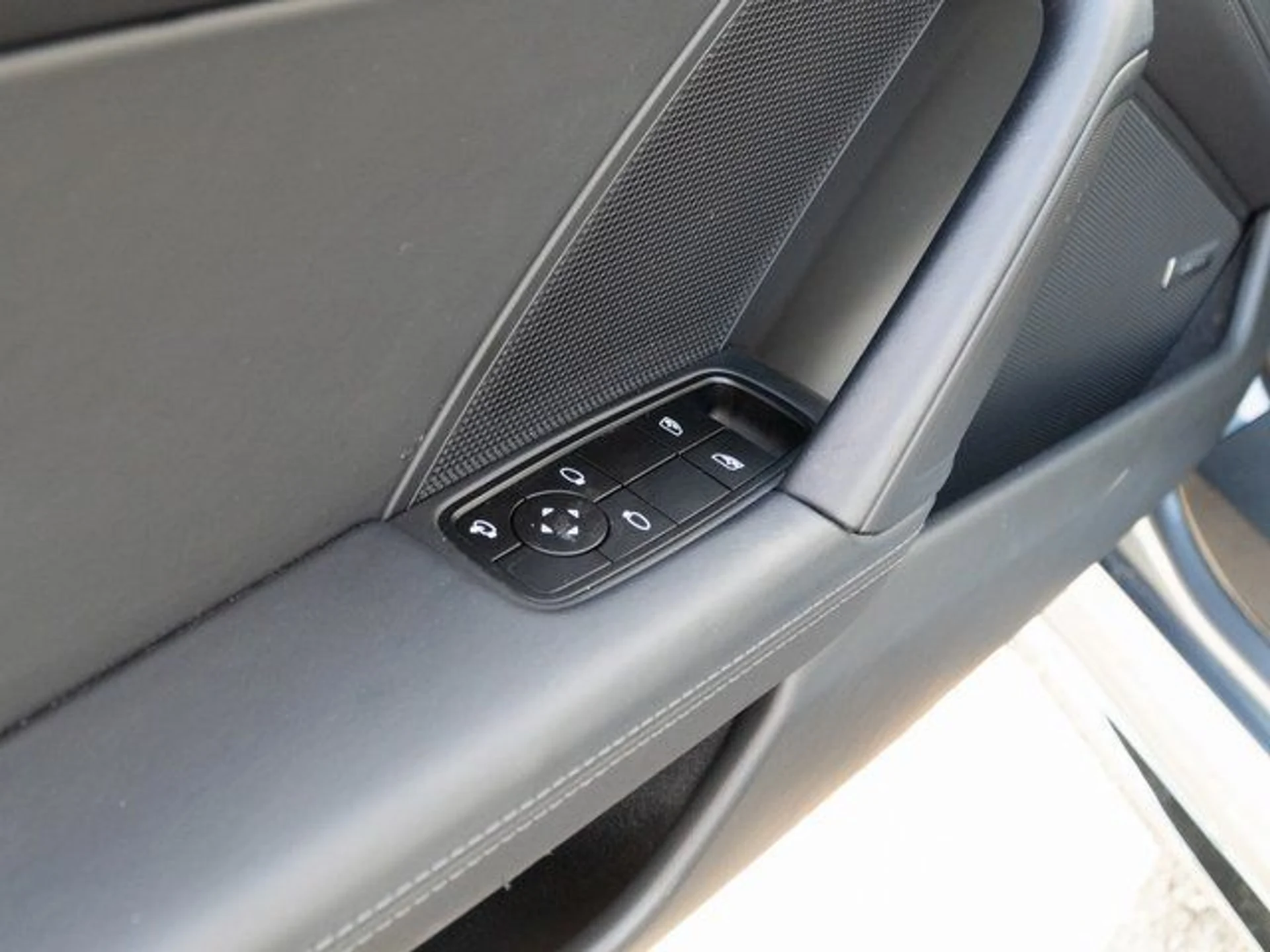 mph014_3948770457_148a494c47820ca88e9defab127fbe60_94129c7103