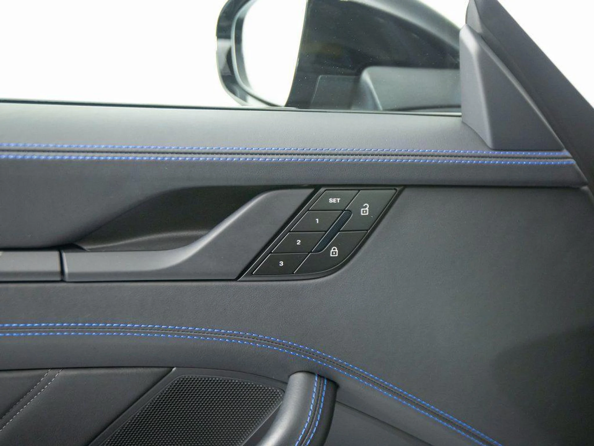 mph014_3950873894_H5_Dk8_Qgl_Mtev_Au_FW_3_B5_MO_Lk_M2_Bs_dc8ab1912e