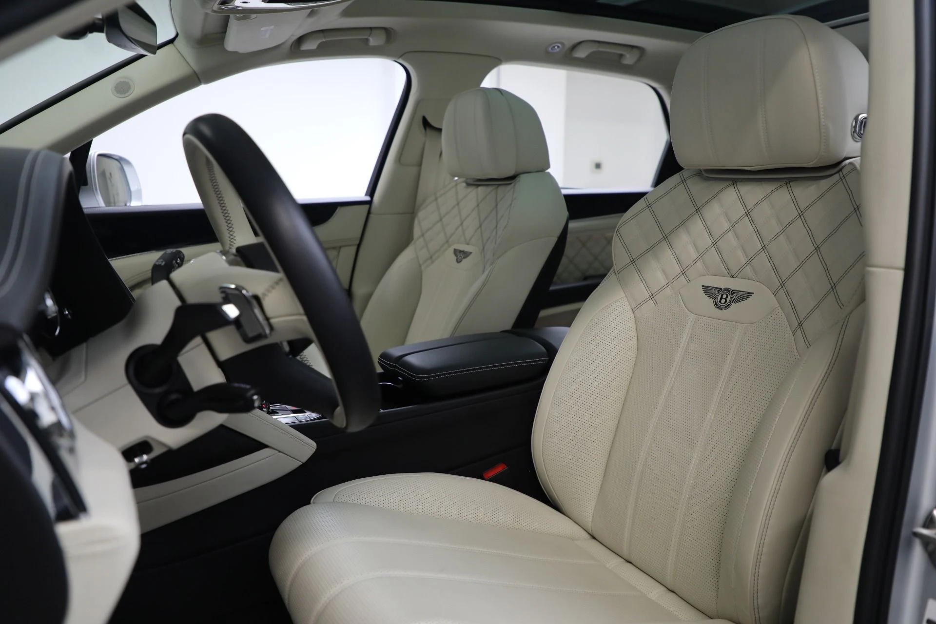 mph014_3955625142_Used_2021_Bentley_Bentayga_V8_1ac414978d