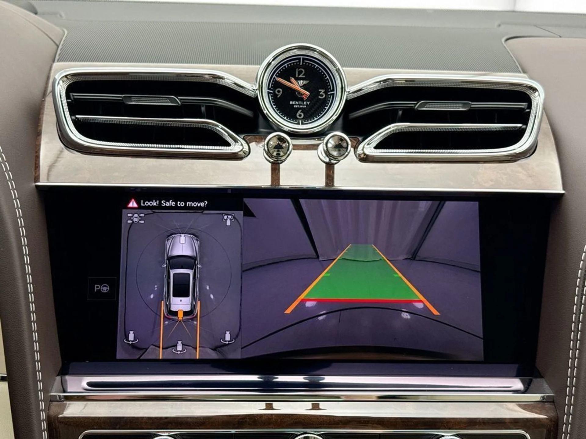 mph014_3957505296_new_2026_bentley_bentayga_8119_23010475_15_1024_dbc685037c