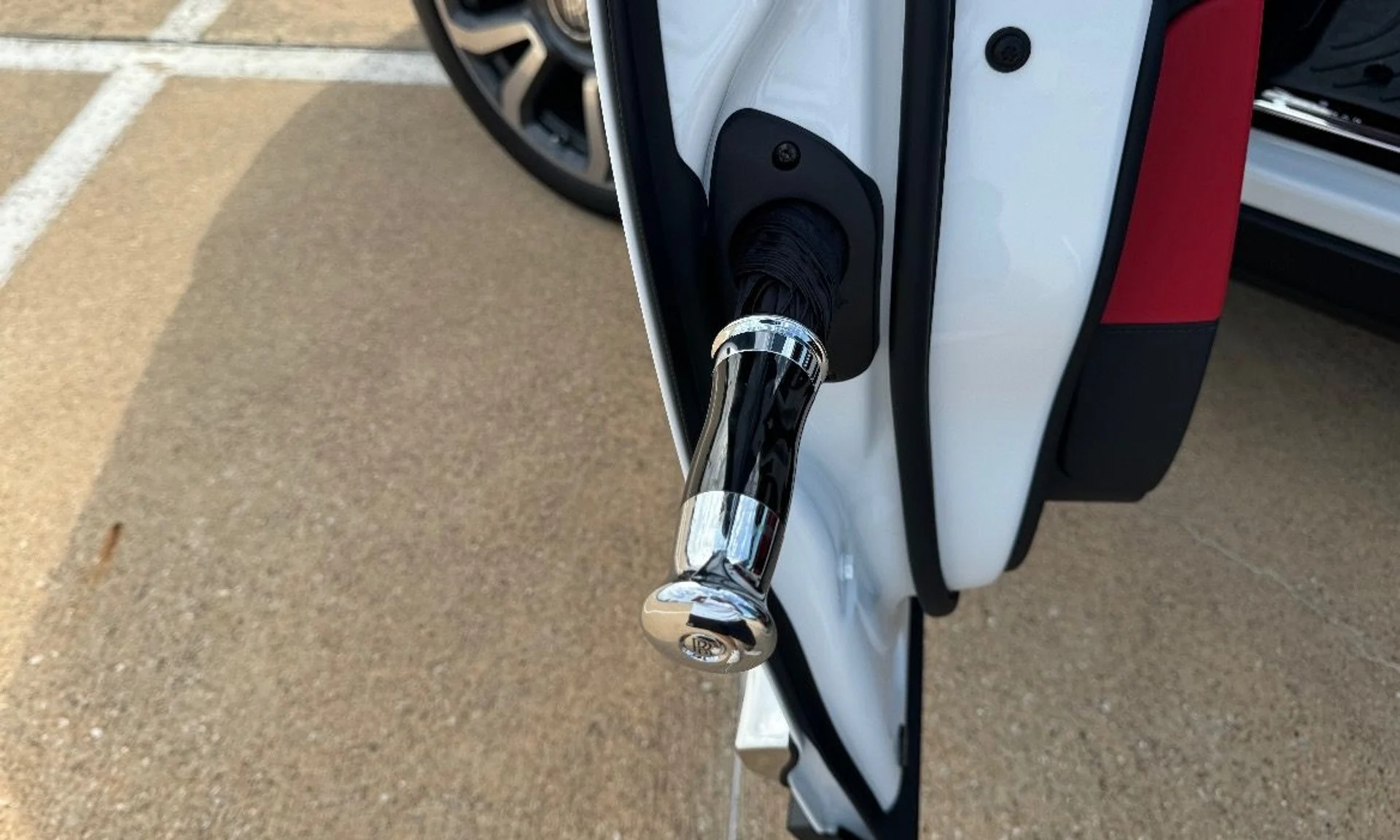 mph014_3967923914_New_2024_Rolls_Royce_Cullinan_1762902486_198dd59c3b