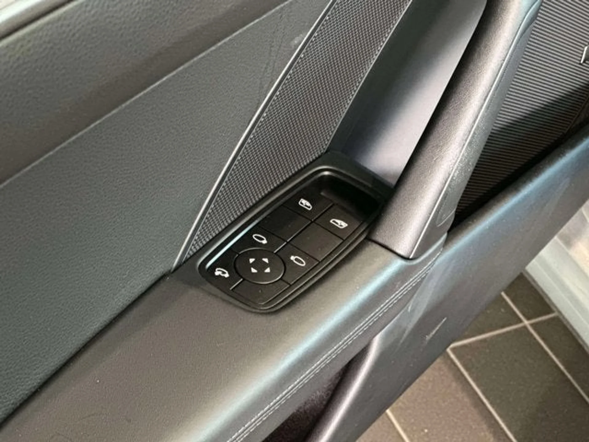 mph014_3970901210_15_b01604cec6