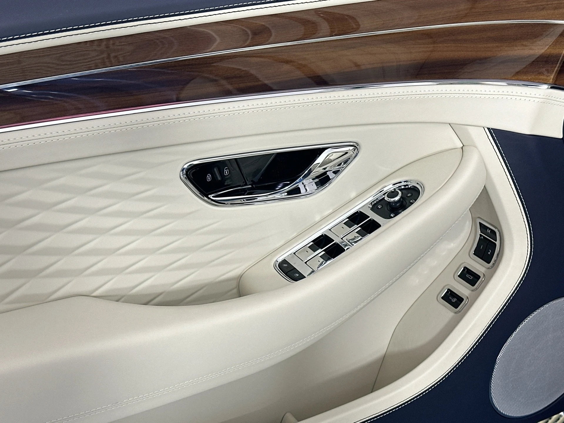 mph014_3979858297_15_4cd1bcad7d