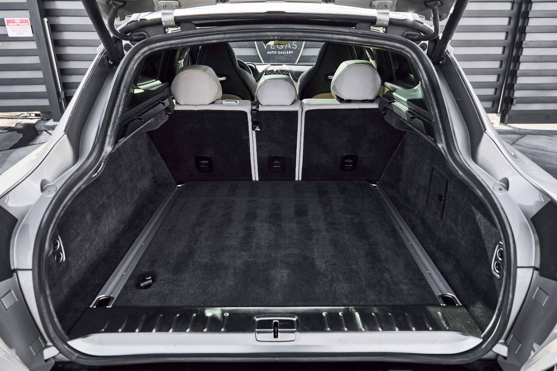 mph014_3999606795_Used_2023_Aston_Martin_DBX_707_1774652353_11ca4078e3