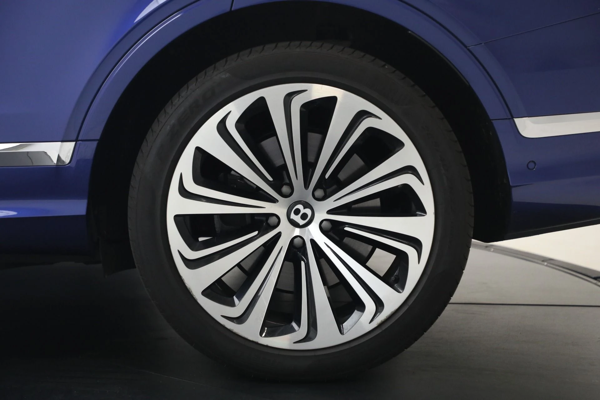 mph014_4006647246_Used_2022_Bentley_Bentayga_V8_1780928733_2755b52d23