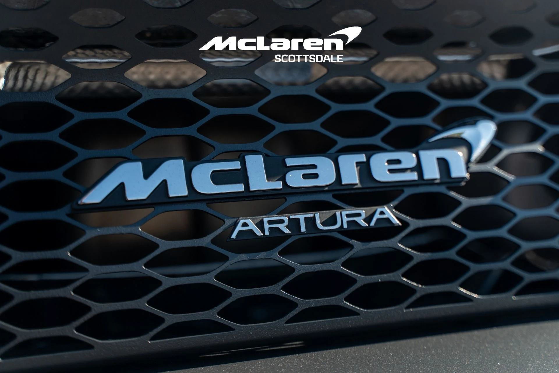 mph014_4009268871_Used_2023_MCLAREN_ARTURA_1758922569_8803a793e0