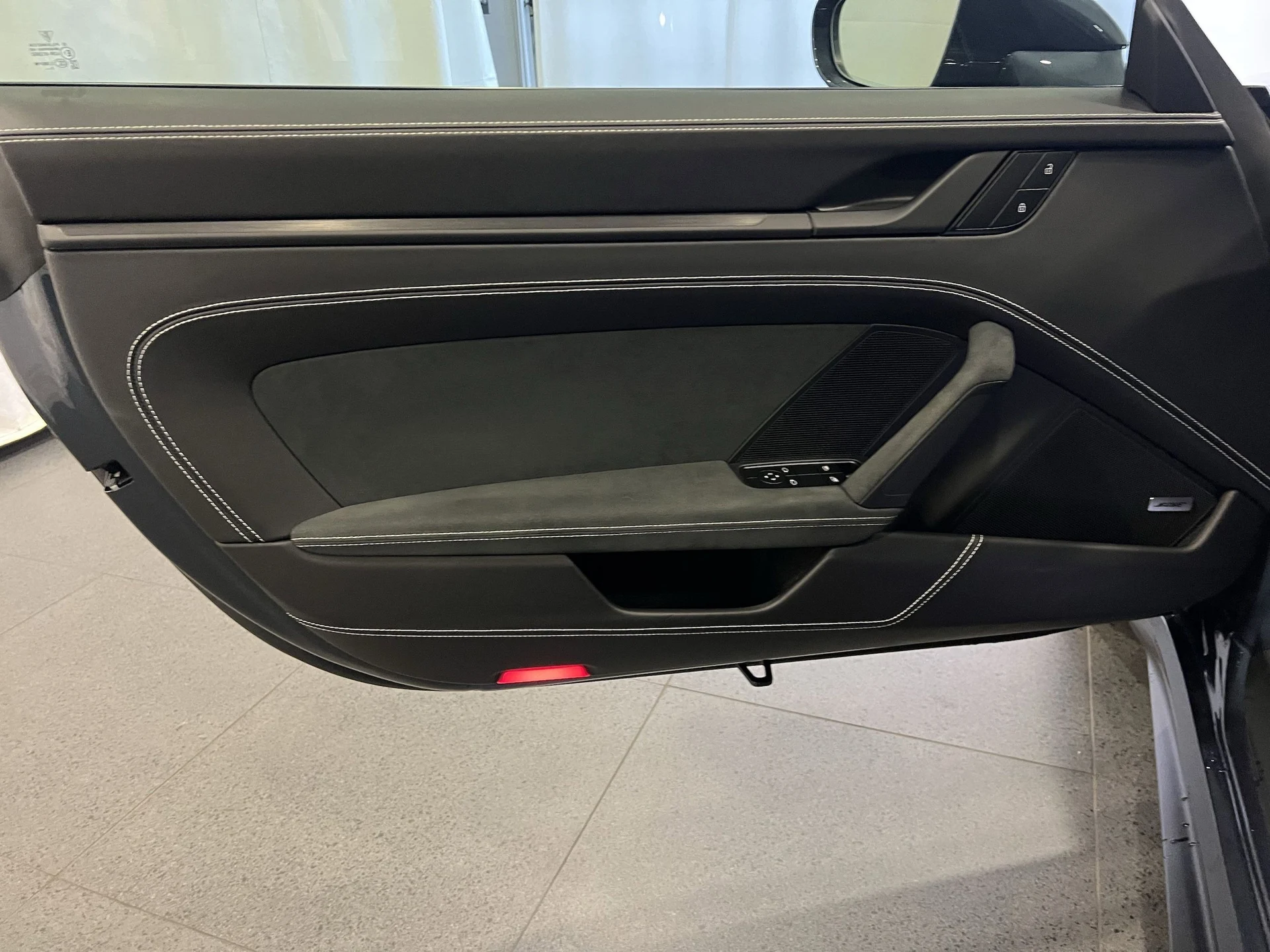 mph014_4018923871_6518cd676f13c30c18fd58a91597681fx_22d575ba5b