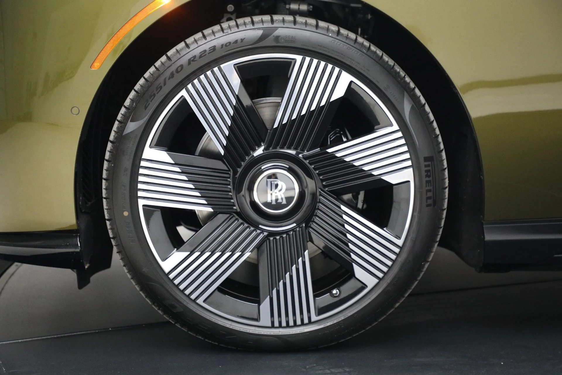 mph014_4019308784_Used_2025_Rolls_Royce_Spectre_c7312e7bb6