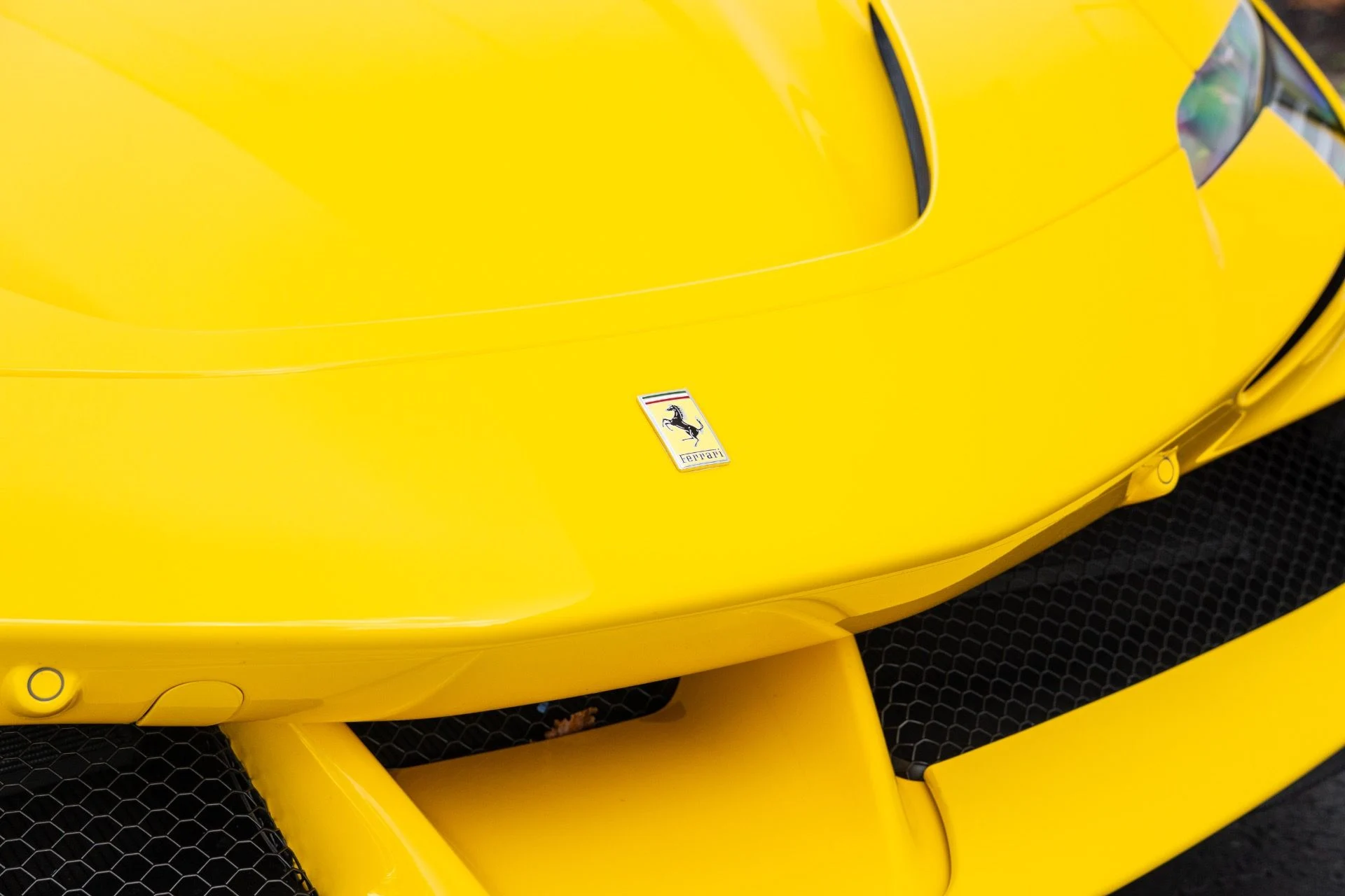 mph014_4022208364_Used_2025_Ferrari_SF_90_Spider_1772646640_9175ccb7b7