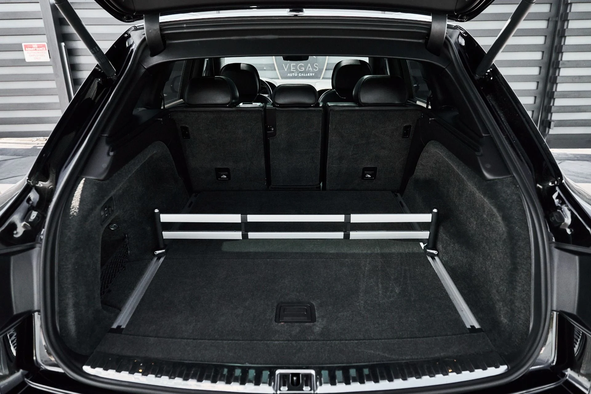 mph014_4024227708_Used_2017_Bentley_Bentayga_W12_1781373066_6bce73f371