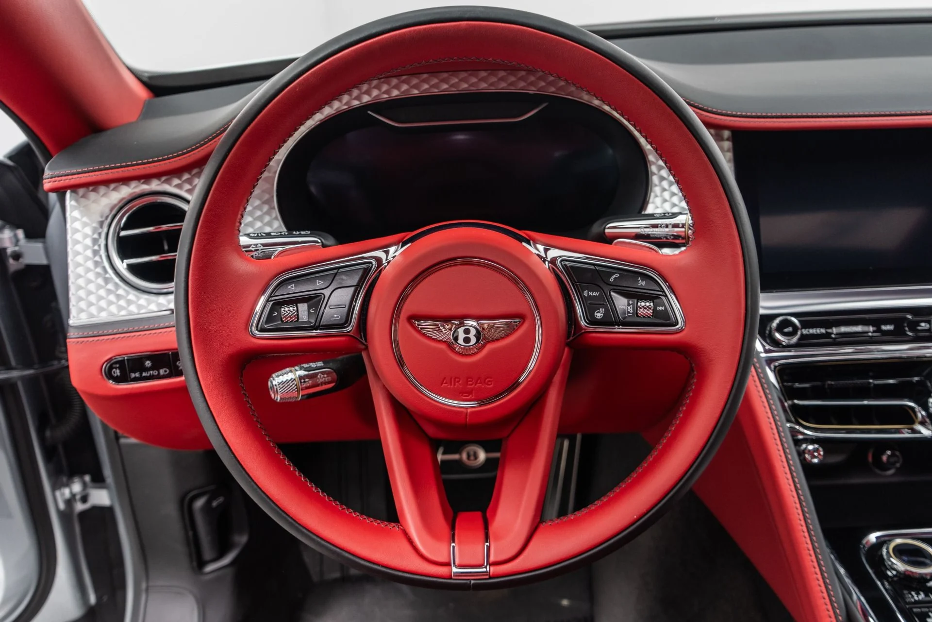 mph014_4033654017_Used_2022_Bentley_Flying_Spur_V8_Great_Colors_Engine_Turned_Veneers_Mulliner_Package_1773426233_5af26edd48