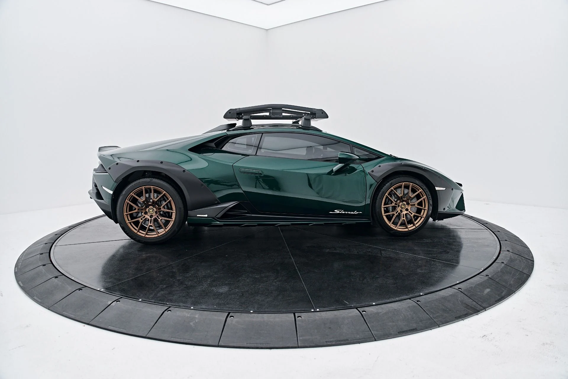 mph014_4035567329_Used_2024_Lamborghini_Huracan_Sterrato_Base_1790364967_1a0da03c36