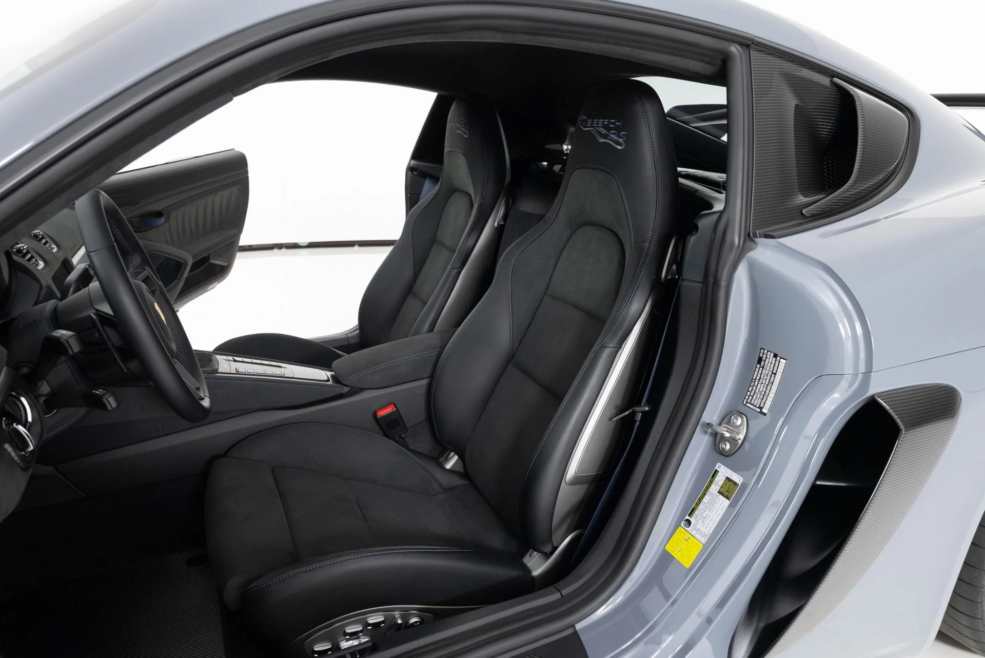 mph014_4041805589_Used_2024_Porsche_718_Cayman_GT_4_RS_1756417606_ddd70cb4bf