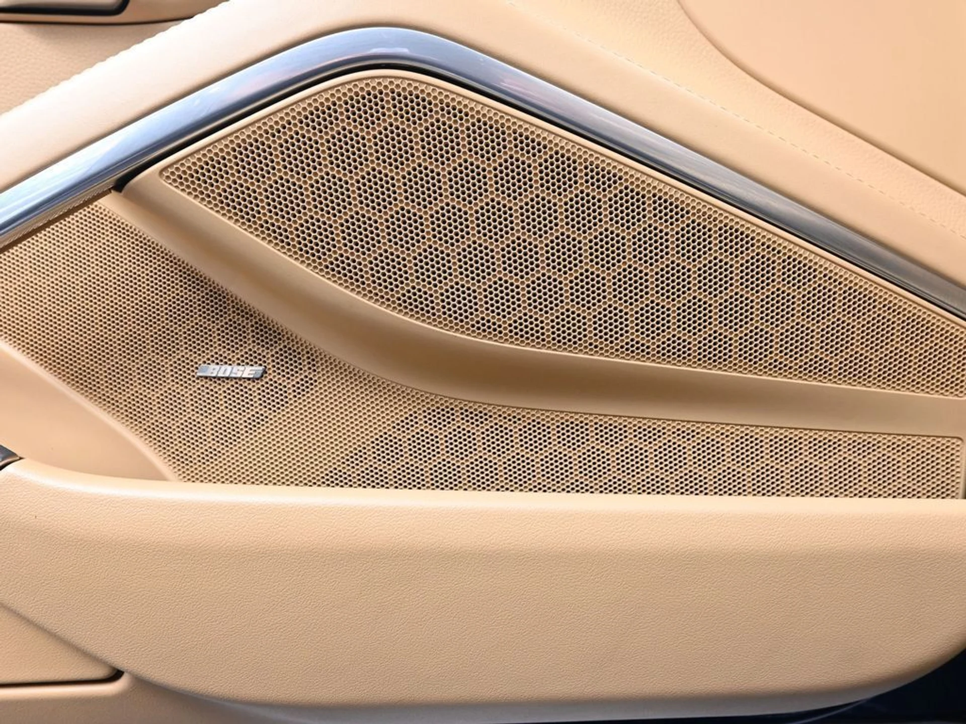 mph014_4044683058_10ee70099f8e2872b51a3de0a676e954x_21ab3366bc