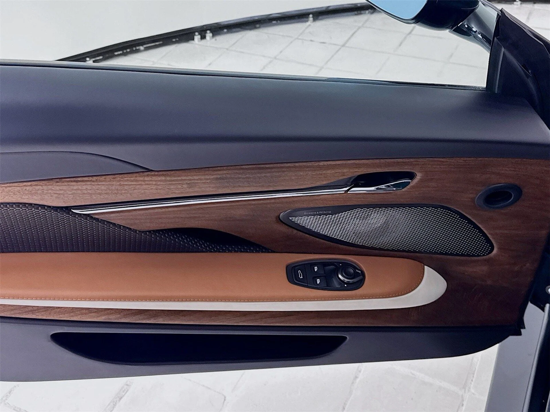 mph014_4045387208_e5dc128f8ba1d7286d9938c3b5926ddex_e2a8363f57