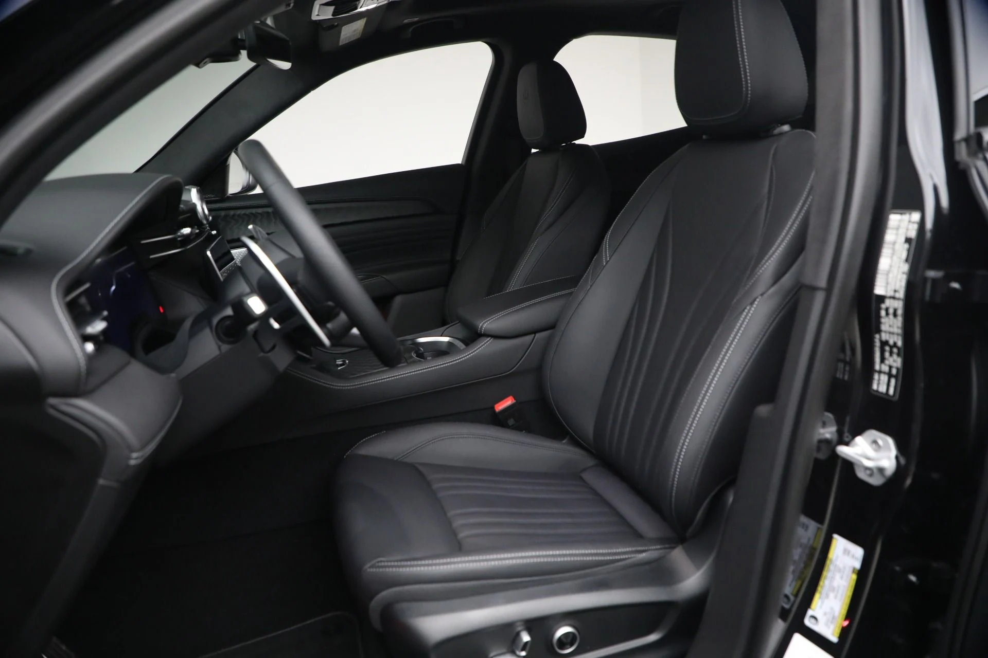 mph014_405914017_New_2026_Maserati_Grecale_Modena_V6_1770392507_01bf2a4d68