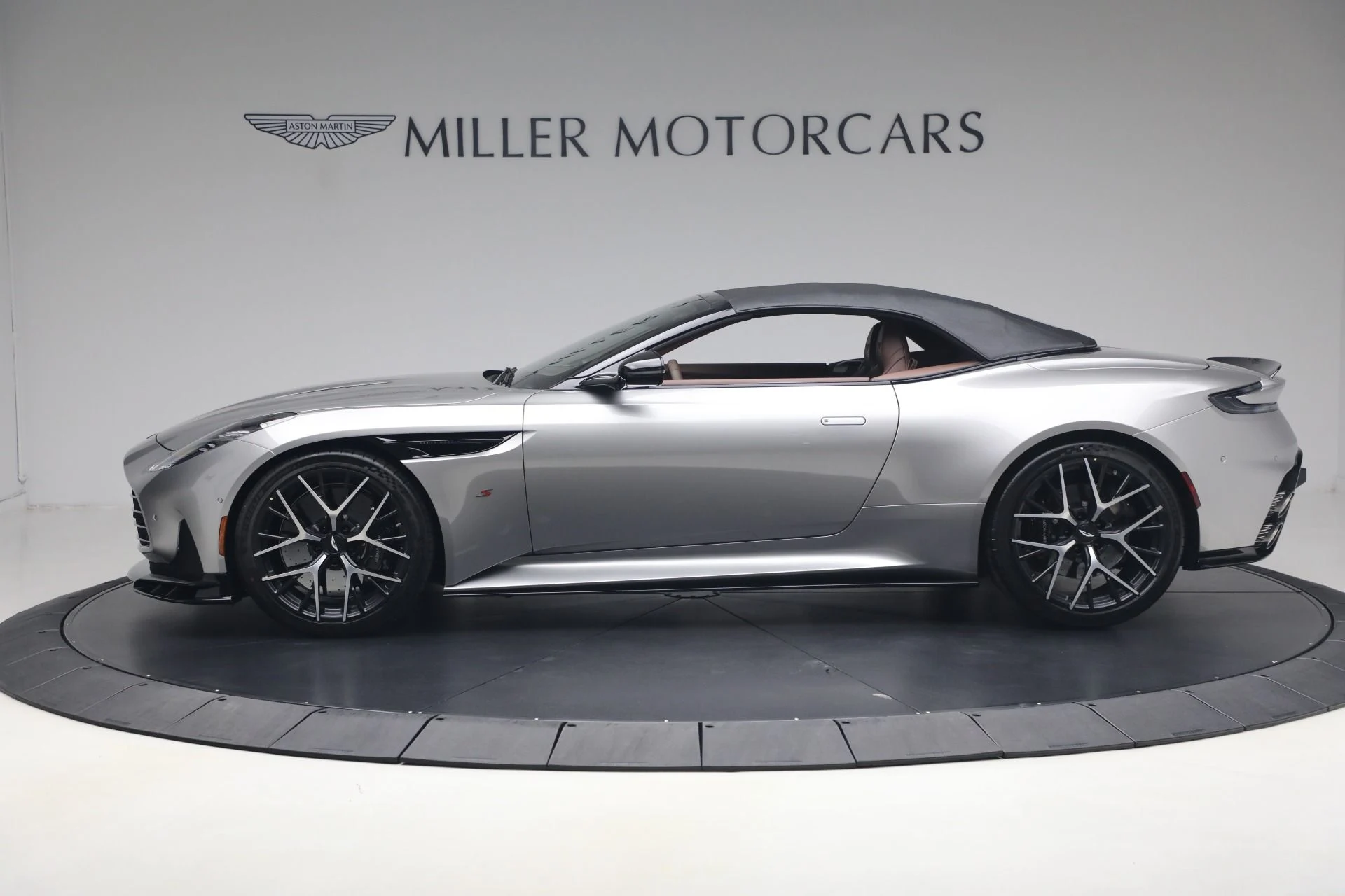 mph014_4064576760_New_2026_Aston_Martin_DB_12_S_Volante_1781361339_d4297df488