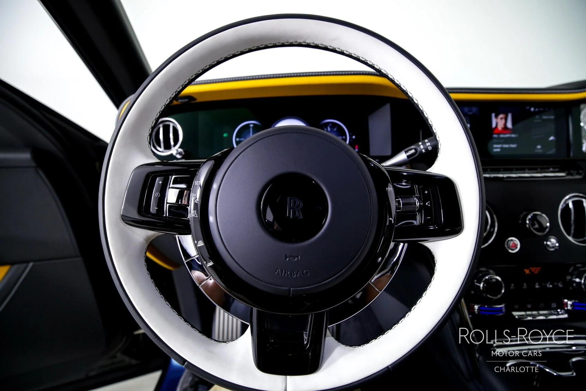 mph014_4066997493_Used_2025_Rolls_Royce_Cullinan_1746196138_4d5186b1be