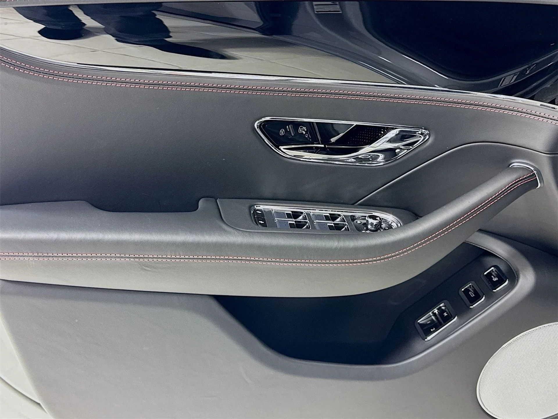 mph014_4069134273_7e92aad2be48cfc4e0165ae3fa67220fx_9372cdc80f