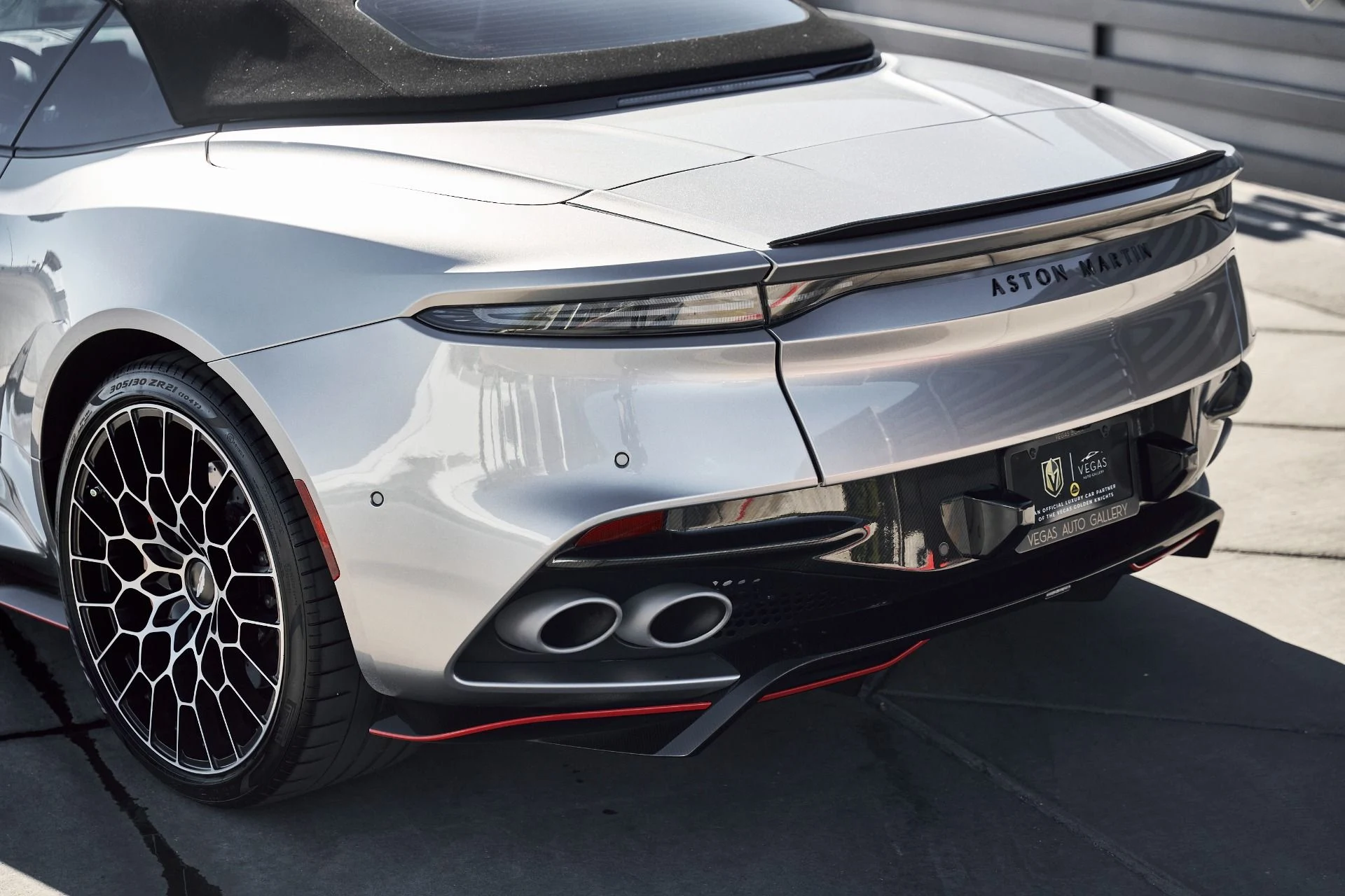 mph014_4070353502_Used_2023_Aston_Martin_DBS_Volante_1768876921_d98beb0744