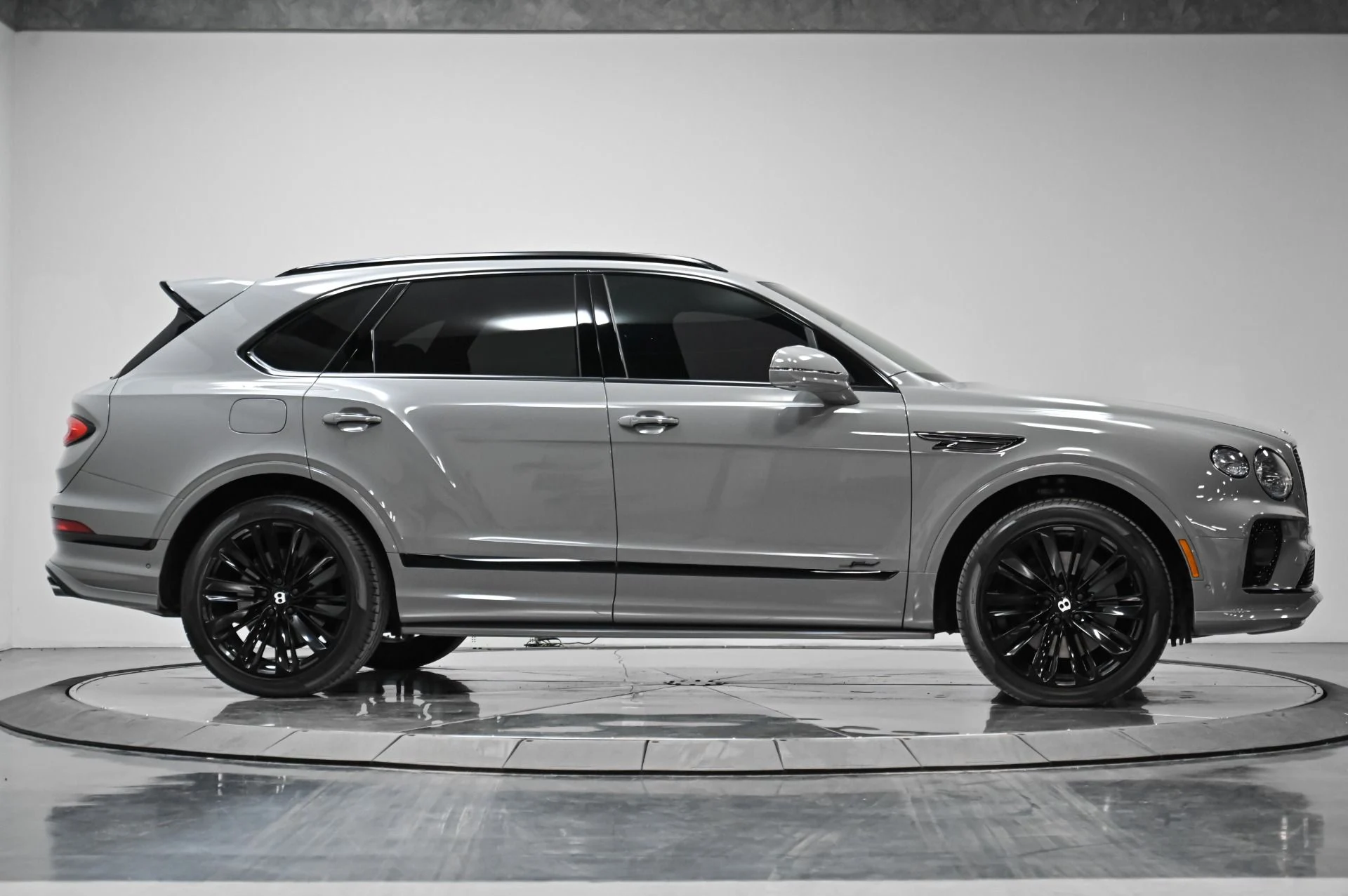 mph014_4082569884_Used_2022_Bentley_Bentayga_Speed_1754348236_15701c9169