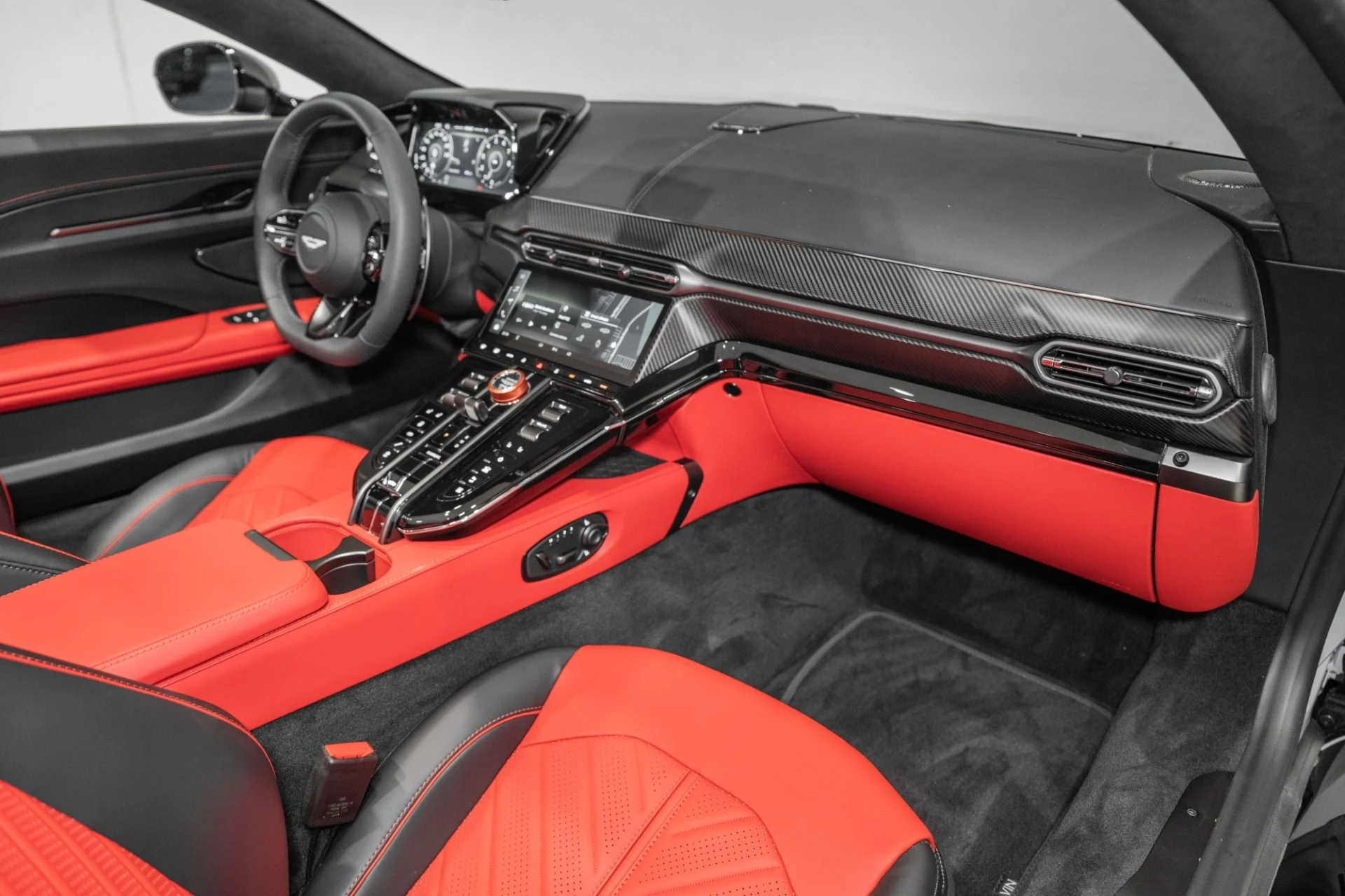 mph014_4089570590_New_2026_Aston_Martin_Vantage_S_Roadster_1786373251_61ea21d03e