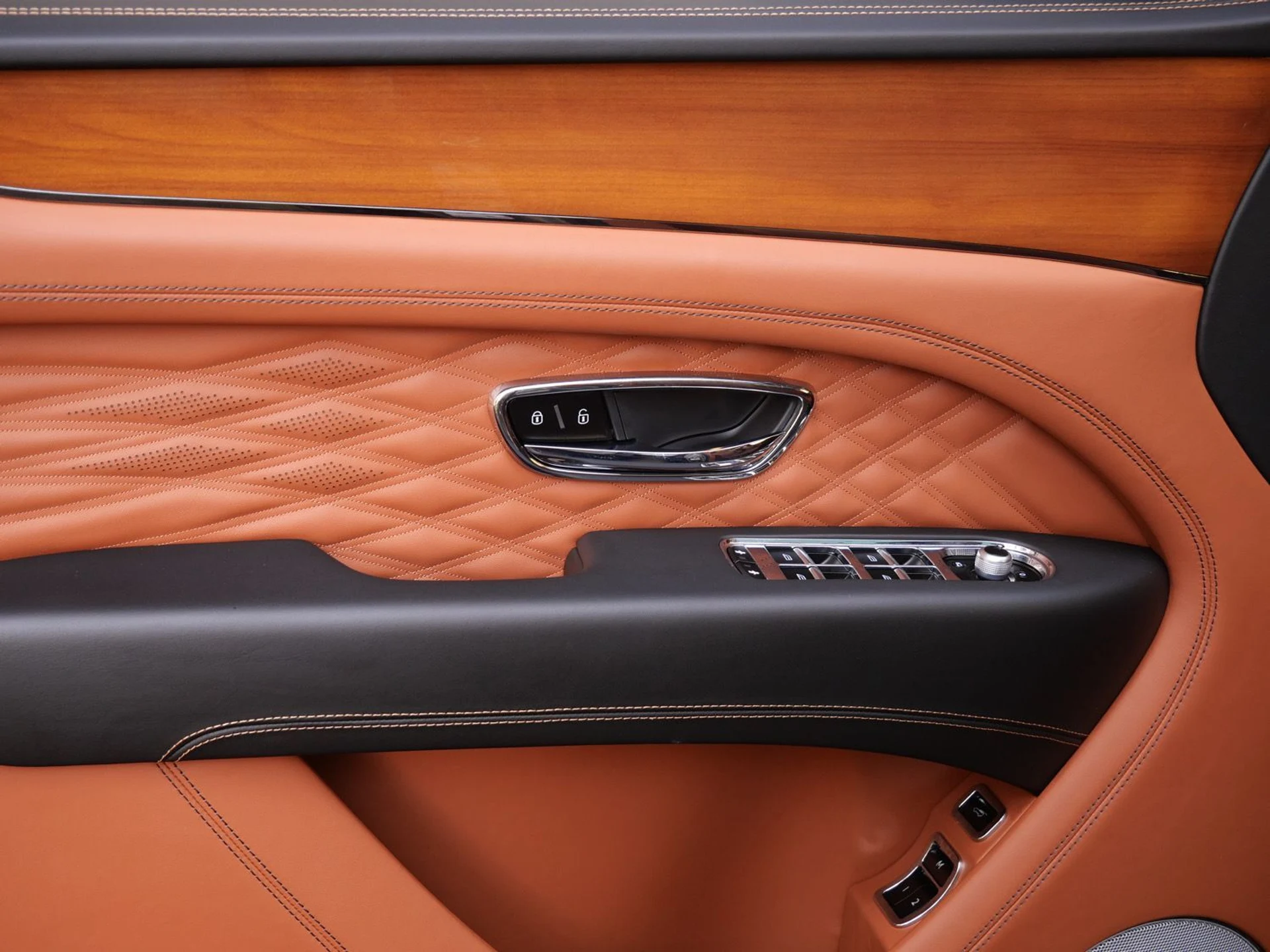 mph014_4097499792_d94be4b9d8e6210c8a366f3f61e8242ax_508499811f