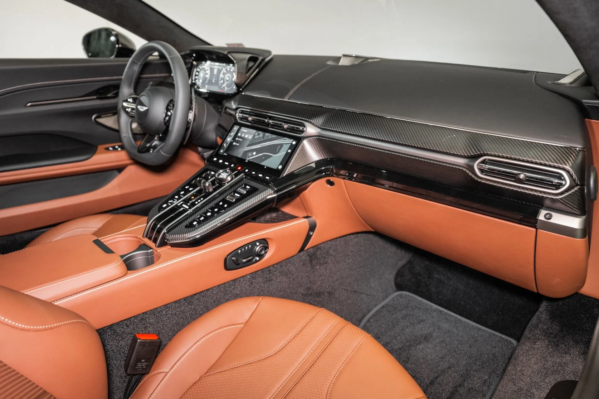 mph014_4098257120_New_2026_ASTON_MARTIN_VANTAGE_1756307805_74d0f7e975
