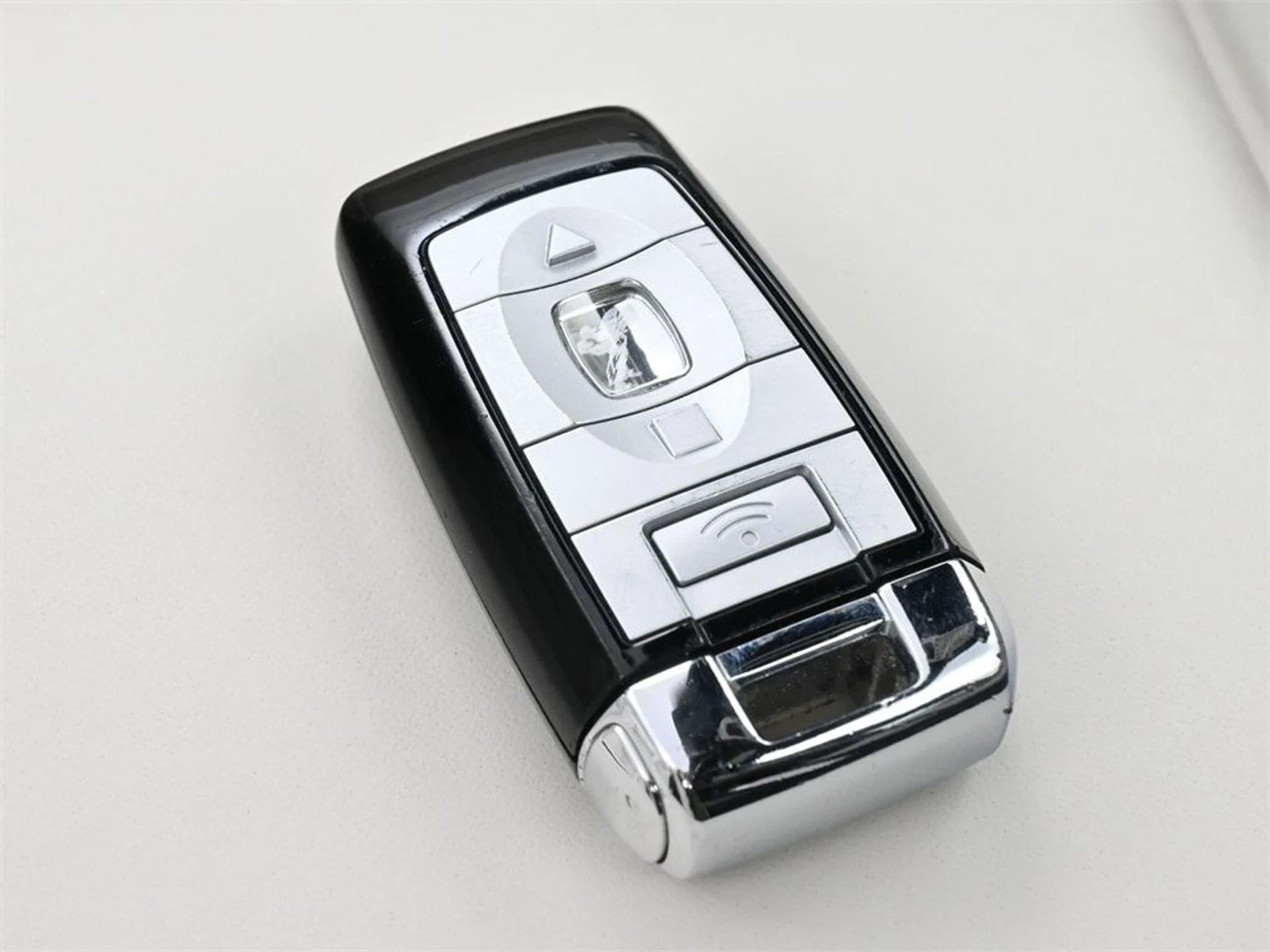 mph014_4098464610_2bce46e1b52688de5c77e37fa6bbdfc3x_5f701e9c45