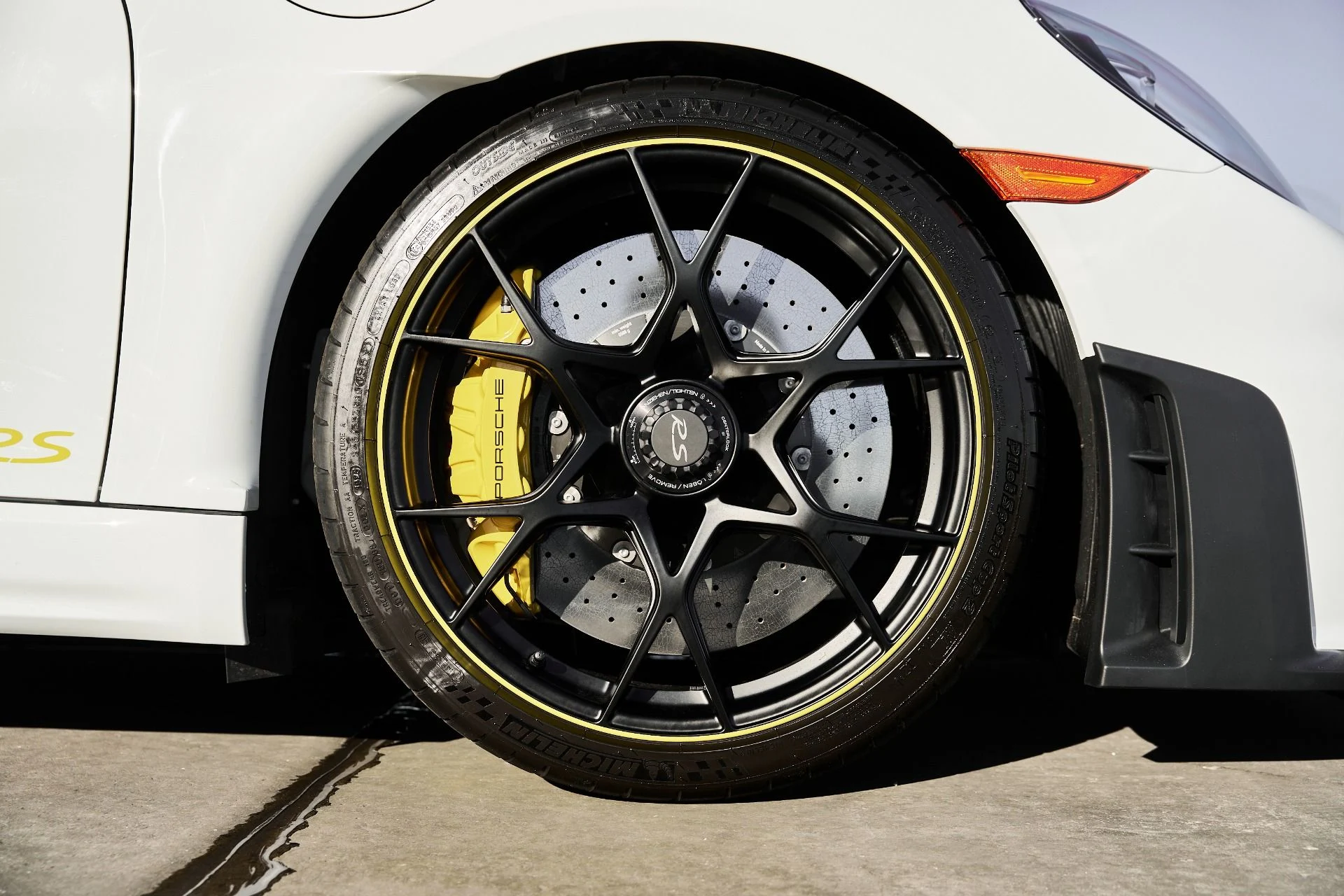 mph014_4099878249_Used_2025_Porsche_718_Cayman_GT_4_RS_1766025475_7924287e8e