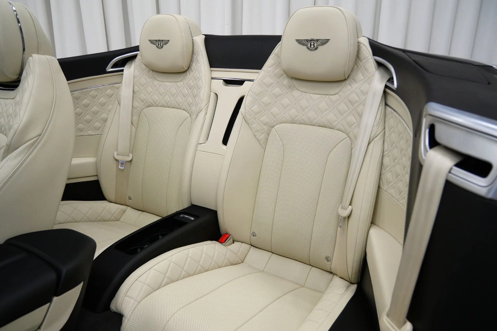 mph014_4108503141_Used_2022_Bentley_Continental_GTC_V8_1754511421_0e748ff4df