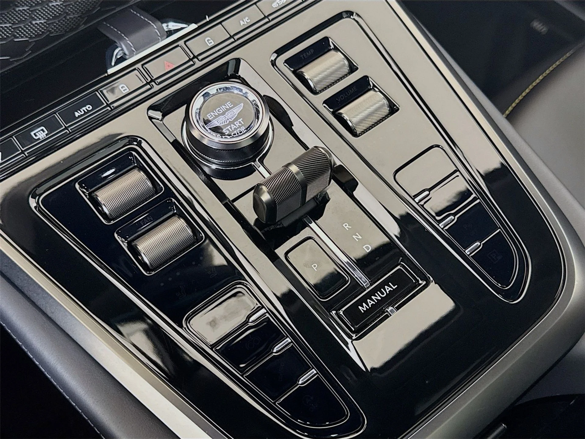 mph014_4115973245_6a2a7940dcae2d555e3181349330b47dx_4f100efb98