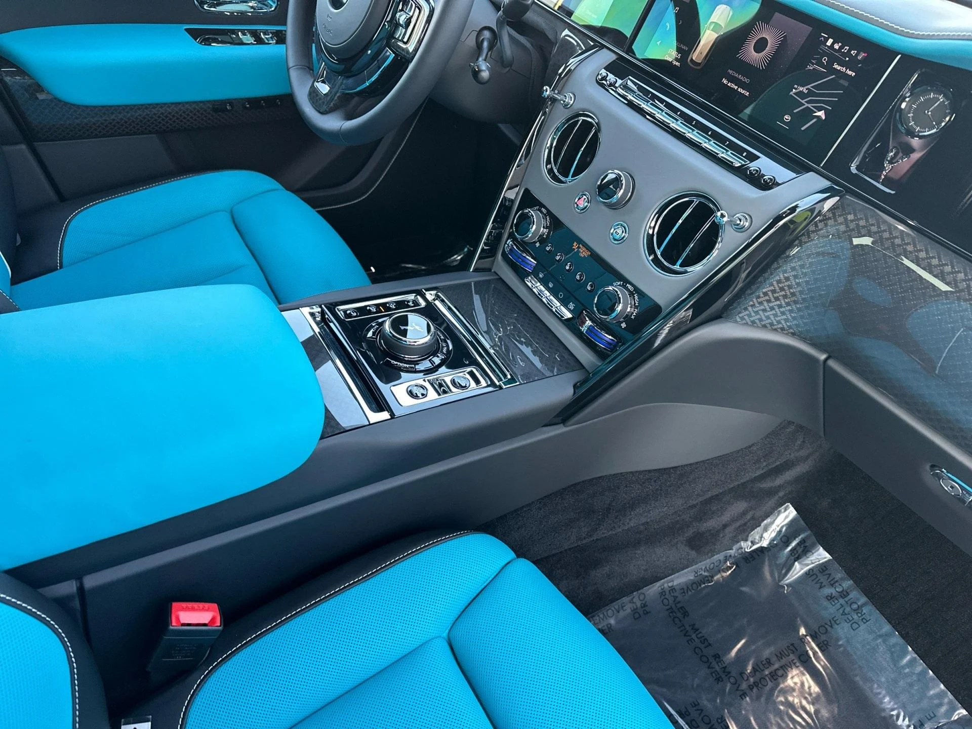 mph014_412250952_New_2026_Rolls_Royce_Black_Badge_Cullinan_1765013308_e724693133