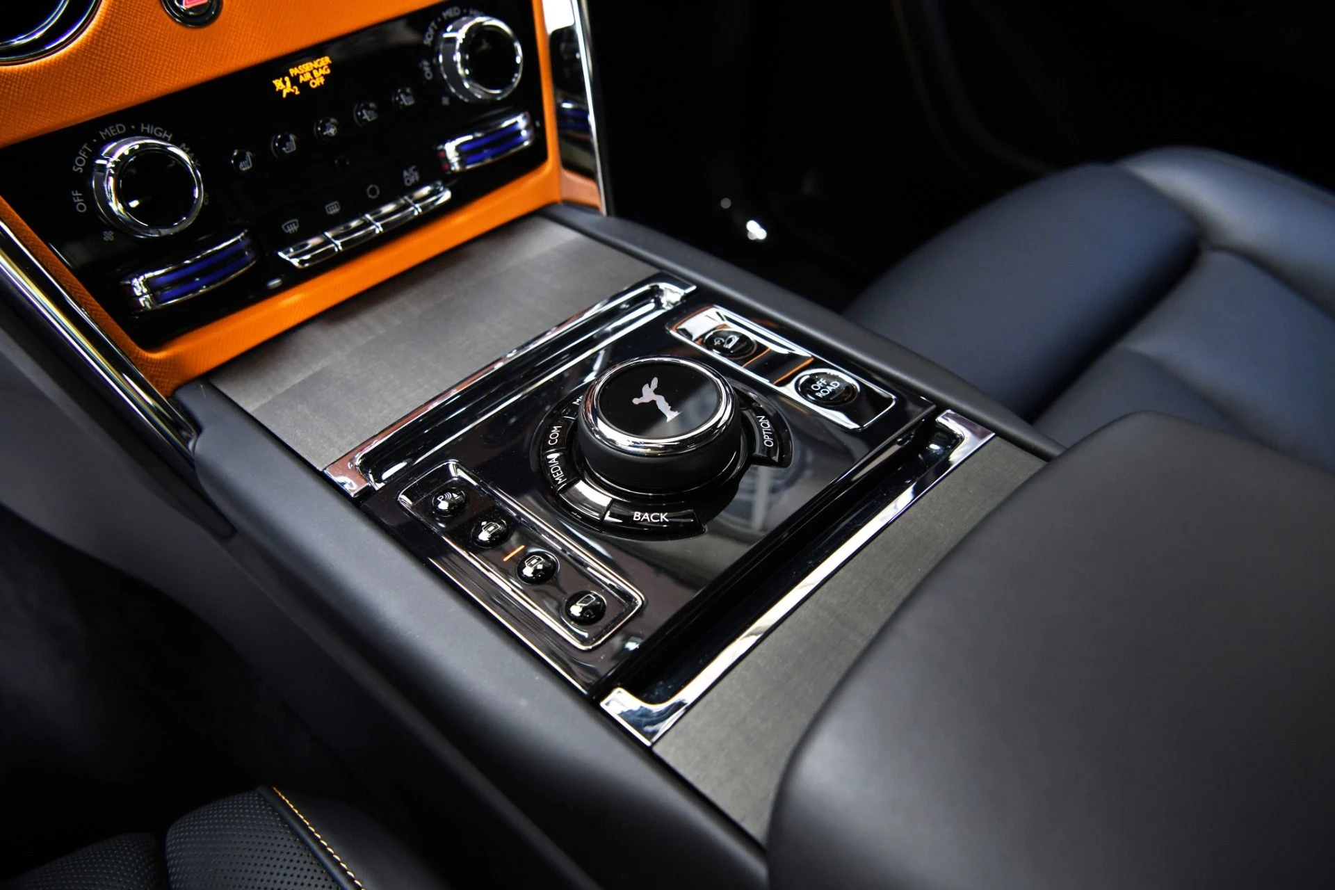 mph014_4128877398_11933_p16_l_2a3f0df0a0