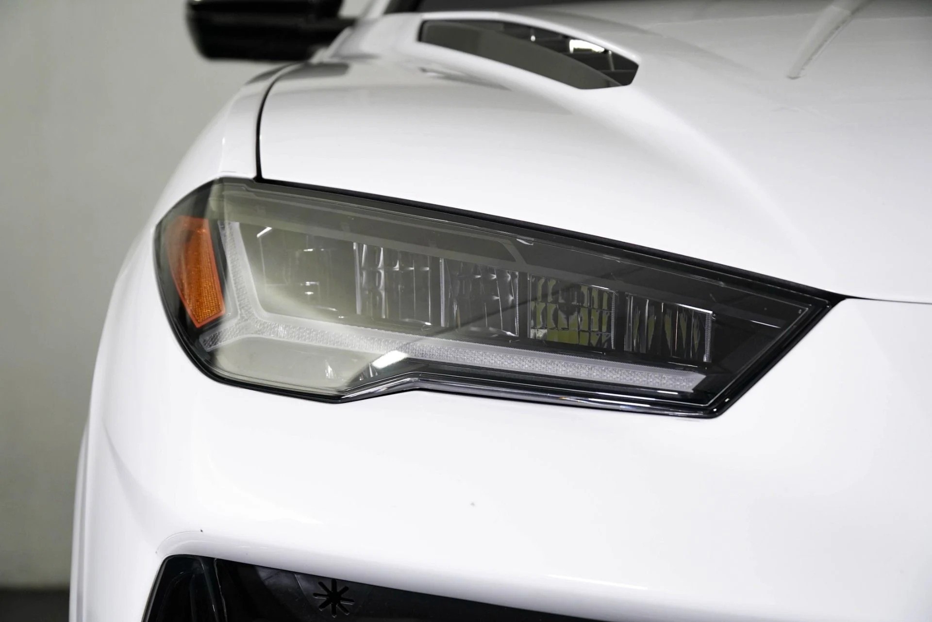 mph014_4132835187_Used_2023_Lamborghini_Urus_S_1772131380_e30b9dd249