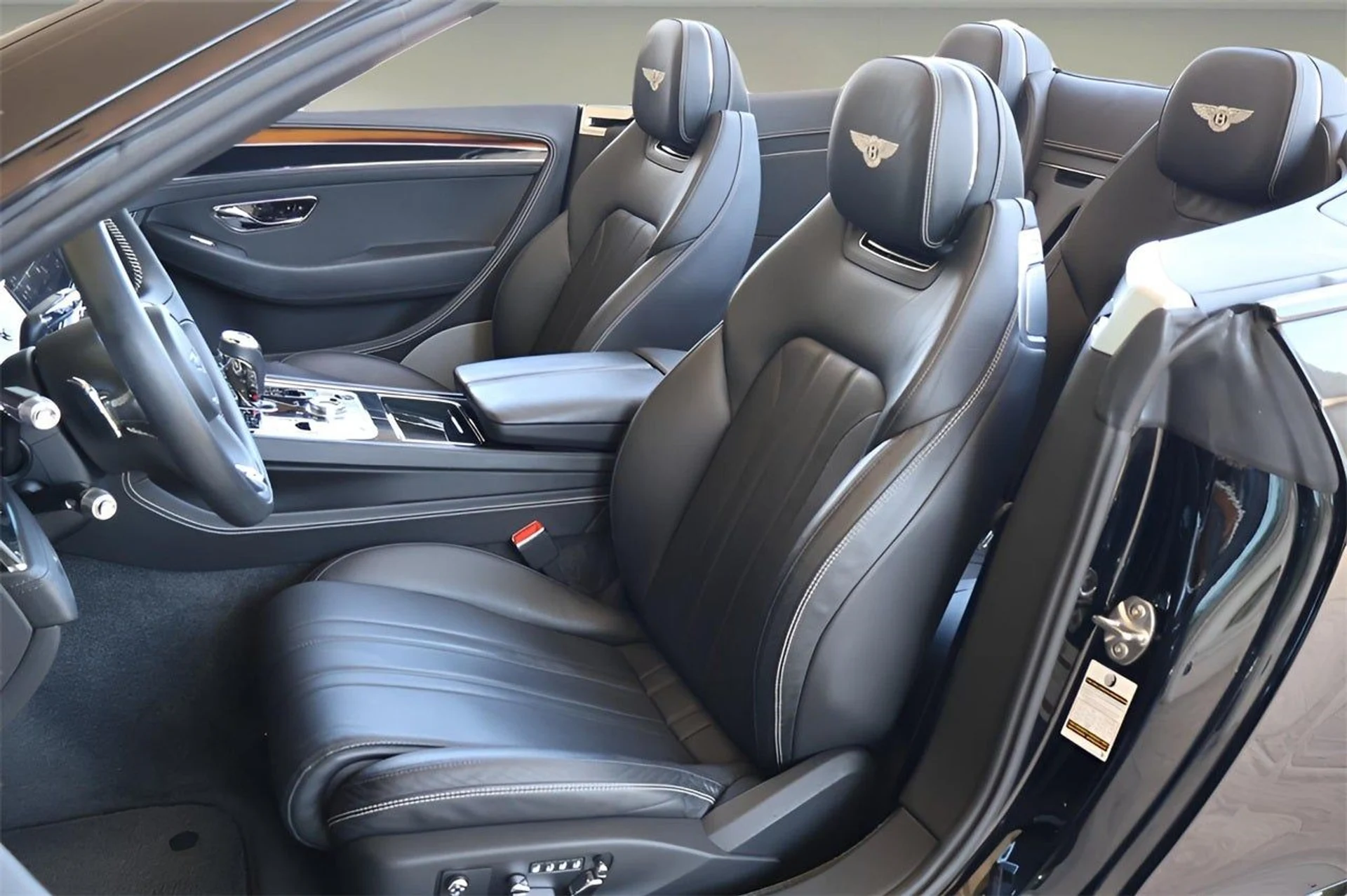 mph014_413368422_15_a5930d4fbc