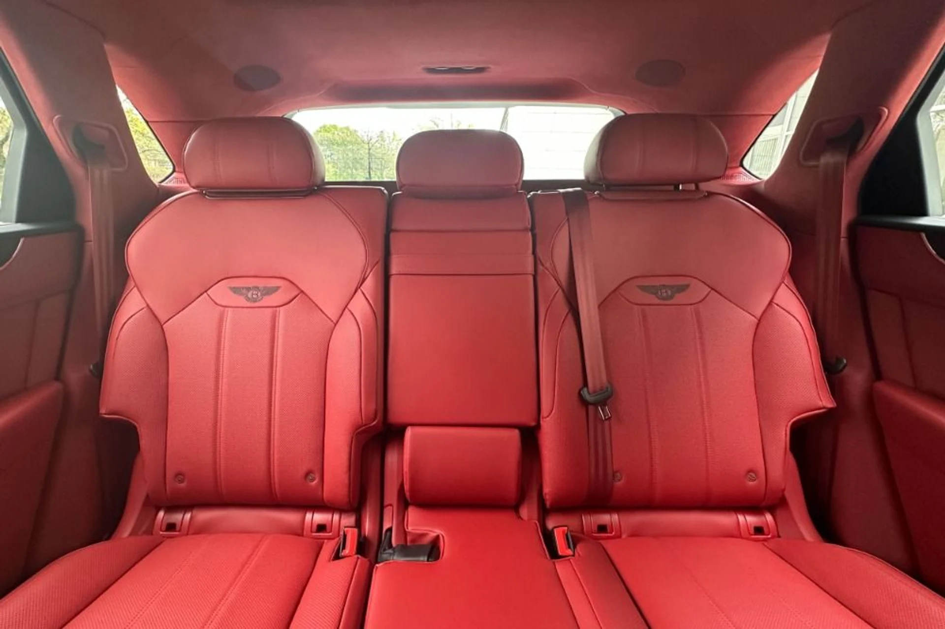 mph014_4142396014_New_2026_Bentley_Bentayga_1777900217_f98458619f