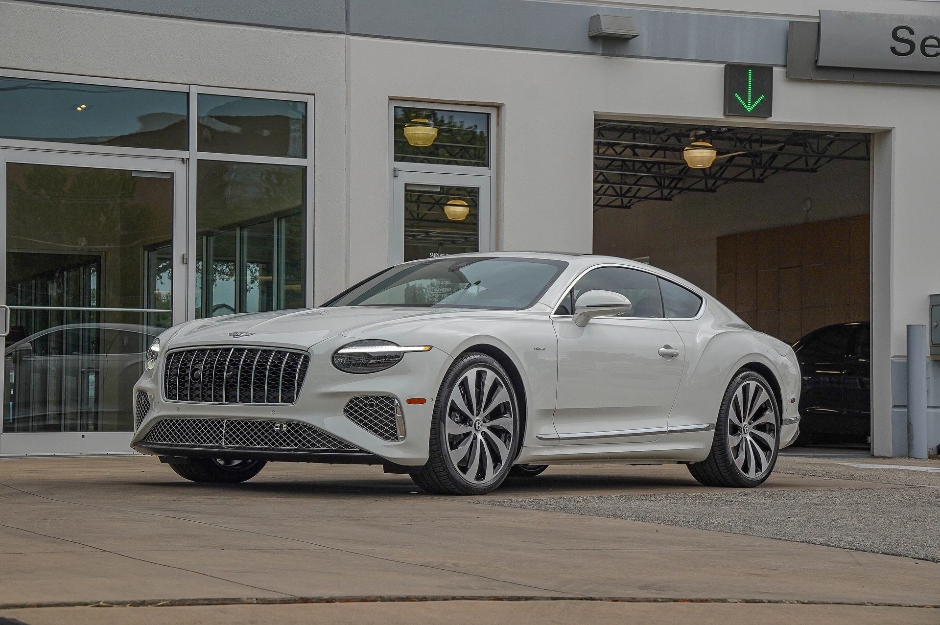 mph014_4144632151_Hi_Tech_Luxury_Imports_LLC_SCBCP_2_ZG_7_TC_025858_image_14_c9ed1b3b20