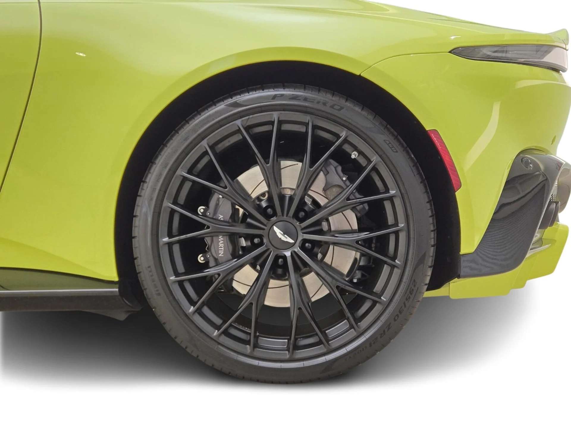 mph014_4145377130_Used_2023_Aston_Martin_Vantage_1762849141_fa46d92a90