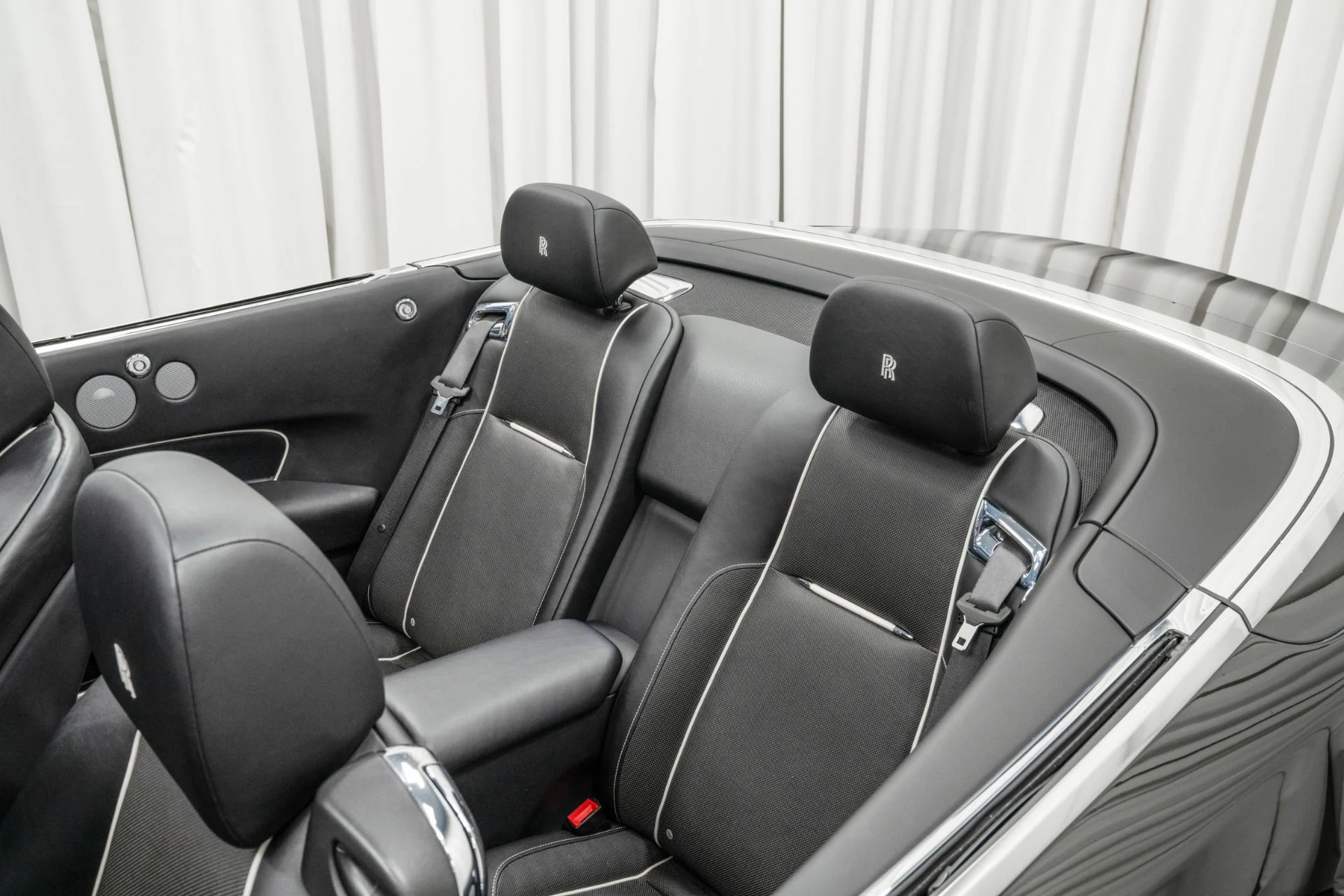 mph014_4149033413_Used_2017_Rolls_Royce_Dawn_Full_Polish_Wheels_Contrast_Stitching_and_Piping_Low_Miles_1764715069_f2e711d448